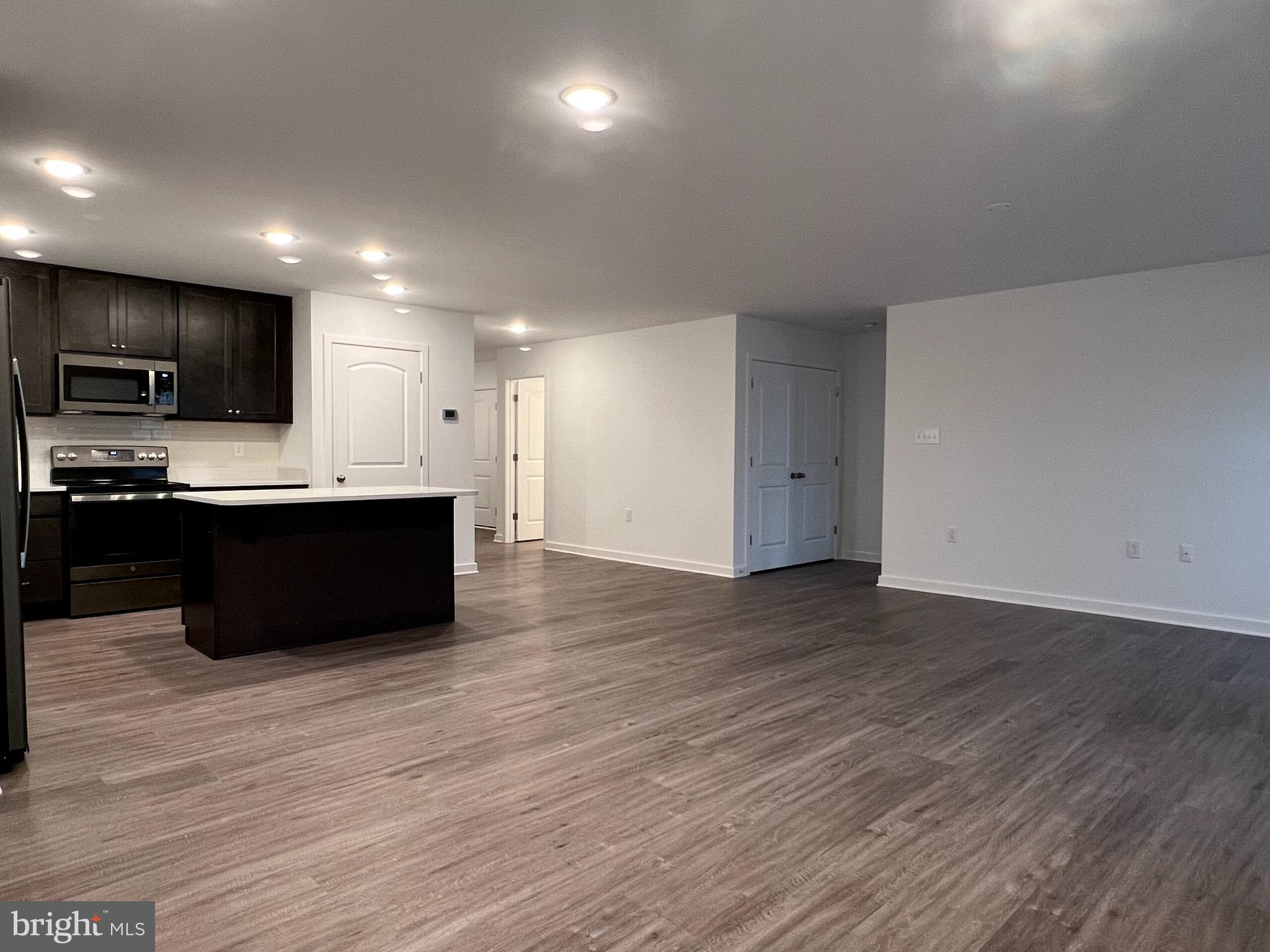 CARDINAL POINTE - Residential