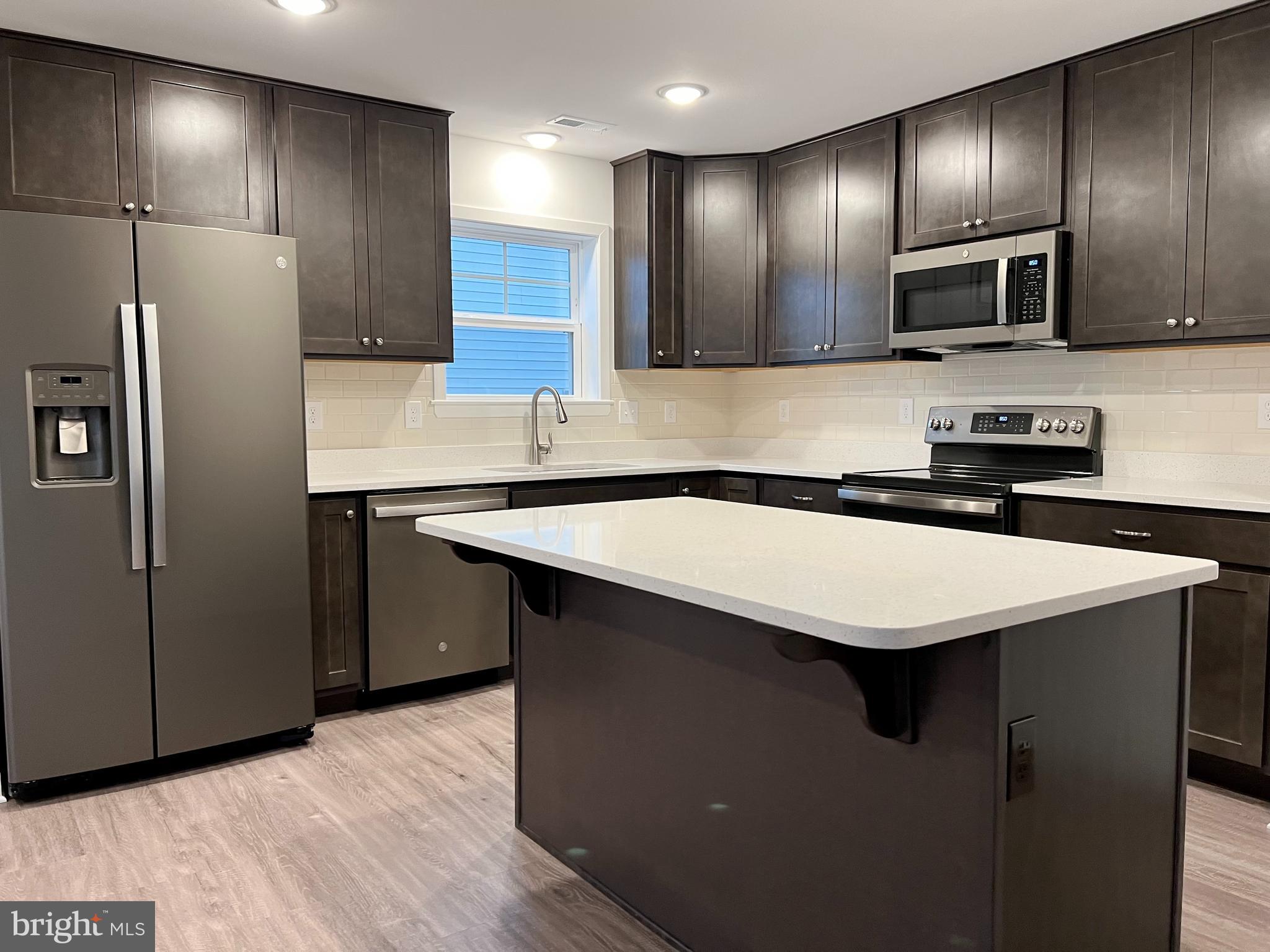 CARDINAL POINTE - Residential