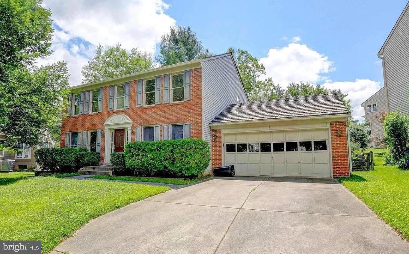 Beautiful Well maintained Home located on a quite cul-de-sac street, 15 Minutes to Shady grove metro red line, I-270 and ICC , Amenities included are Tennis courts, park, walking Trails, community pool,
Home features spacious bedrooms , finished basement, main bedroom with a luxurious bathroom, cathedral ceilings. Close to shopping and public transportation. home available to move in June 01, 2025