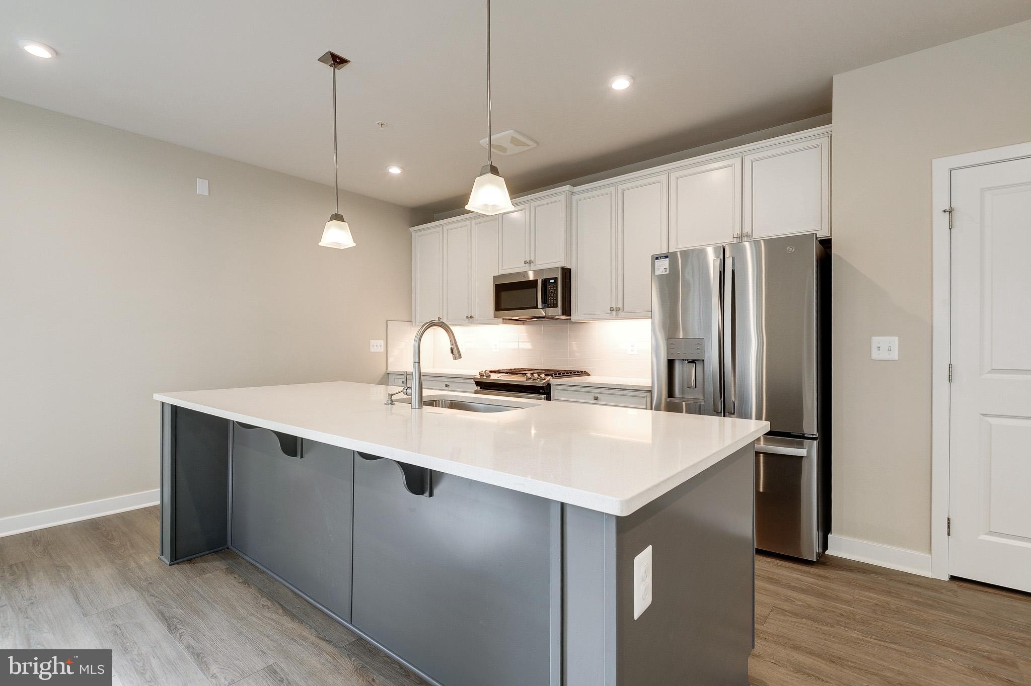 4395 PEACH LILY LANE 304