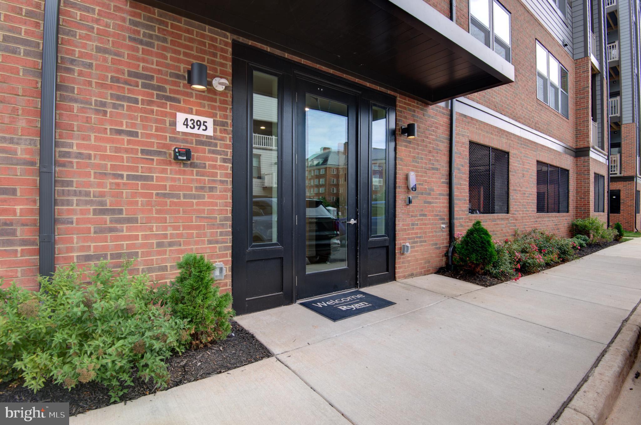 ELLIPSE AT WESTFIELDS - Residential Lease