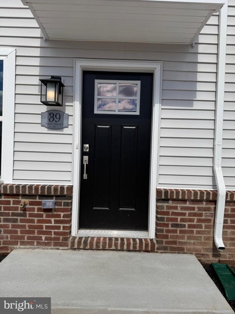 Townhouse For Rent - 39 E Front Street St<br/> BRIDGEPORT, PA 19405
