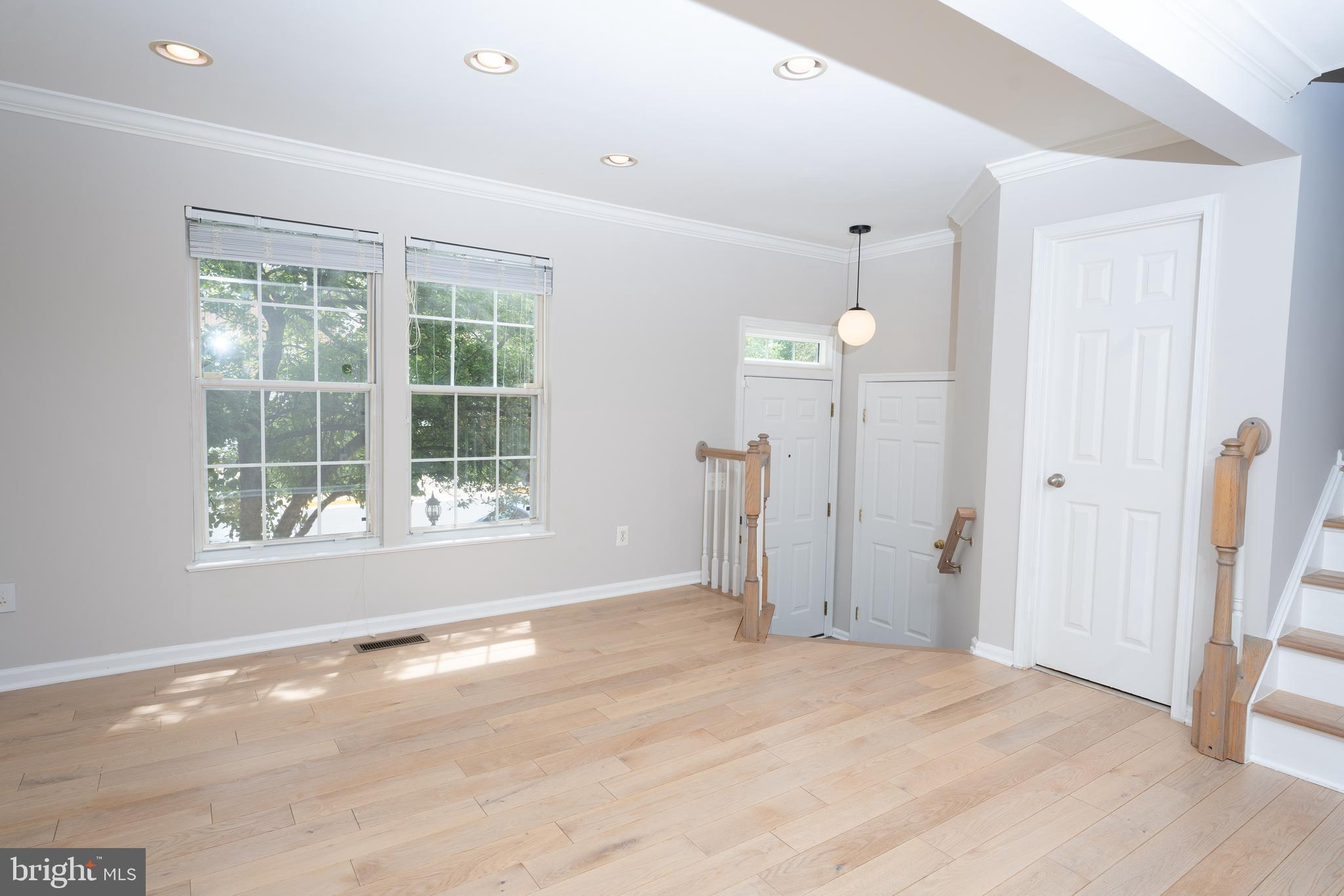 KINGSTOWNE - Residential