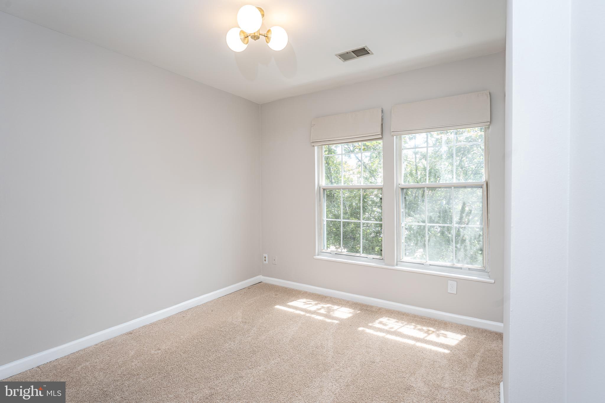 KINGSTOWNE - Residential