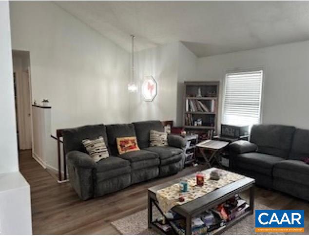 504 JEFFERSON WOODS DR