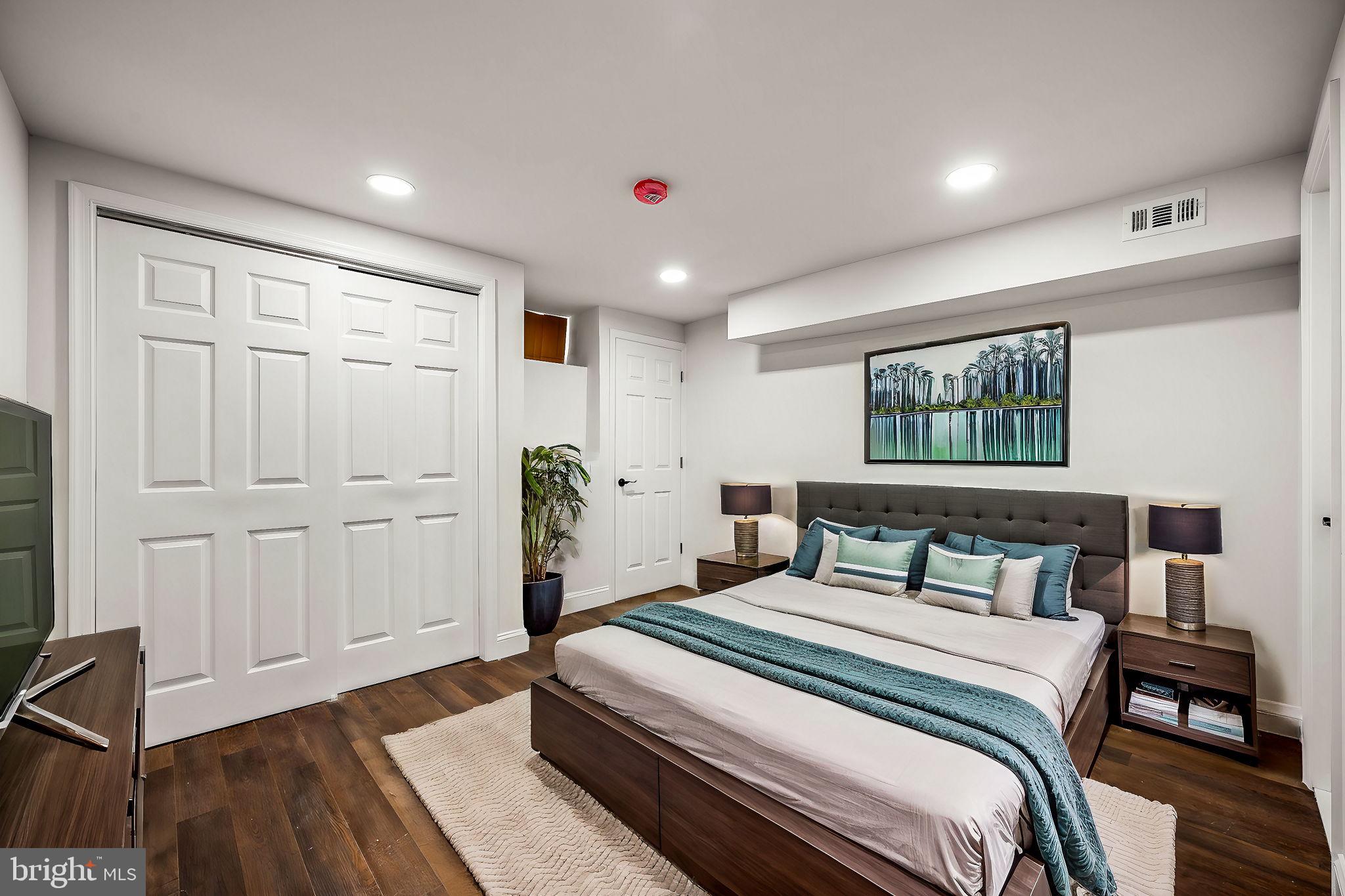 KENSINGTON - Residential