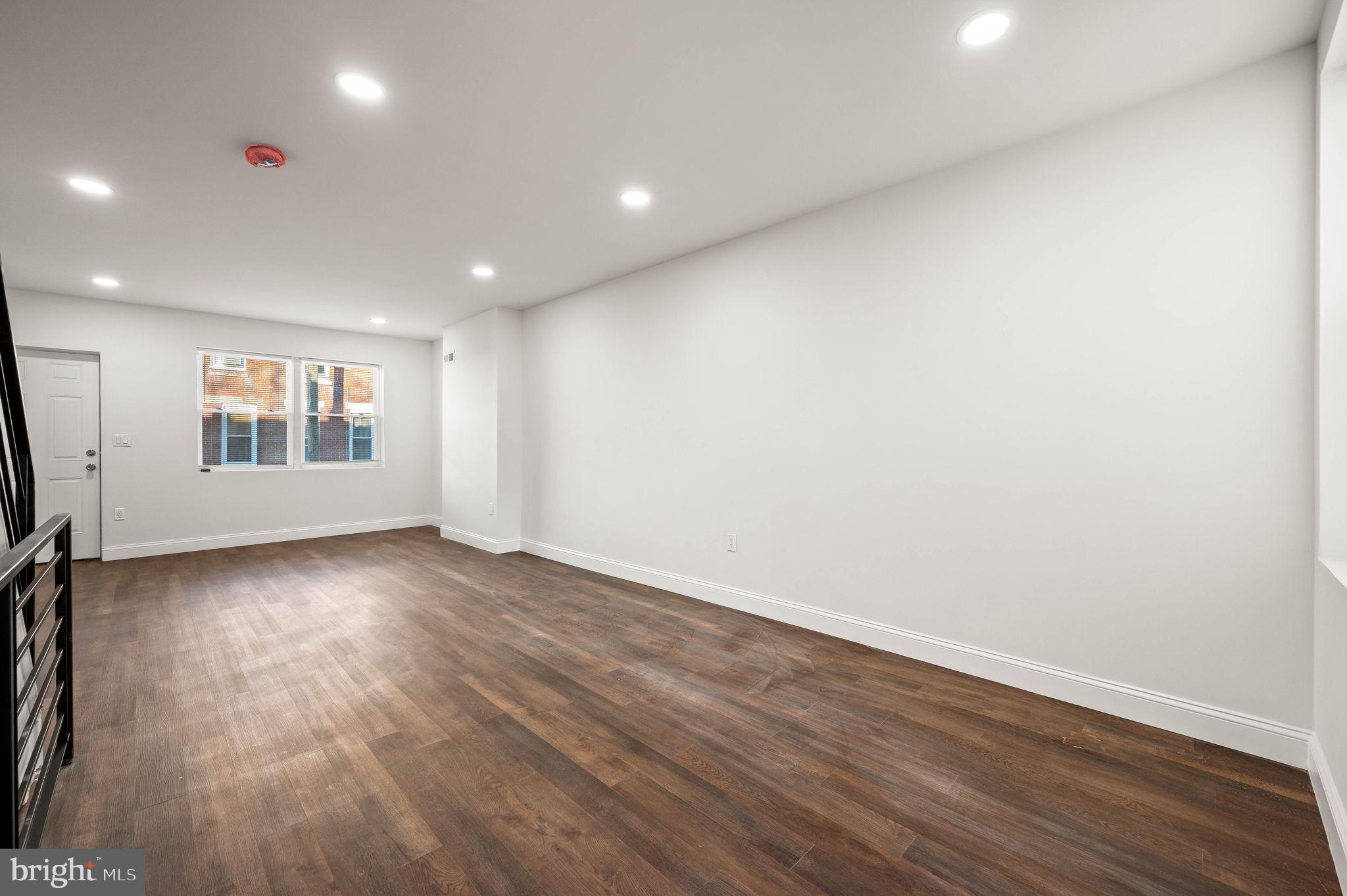 KENSINGTON - Residential