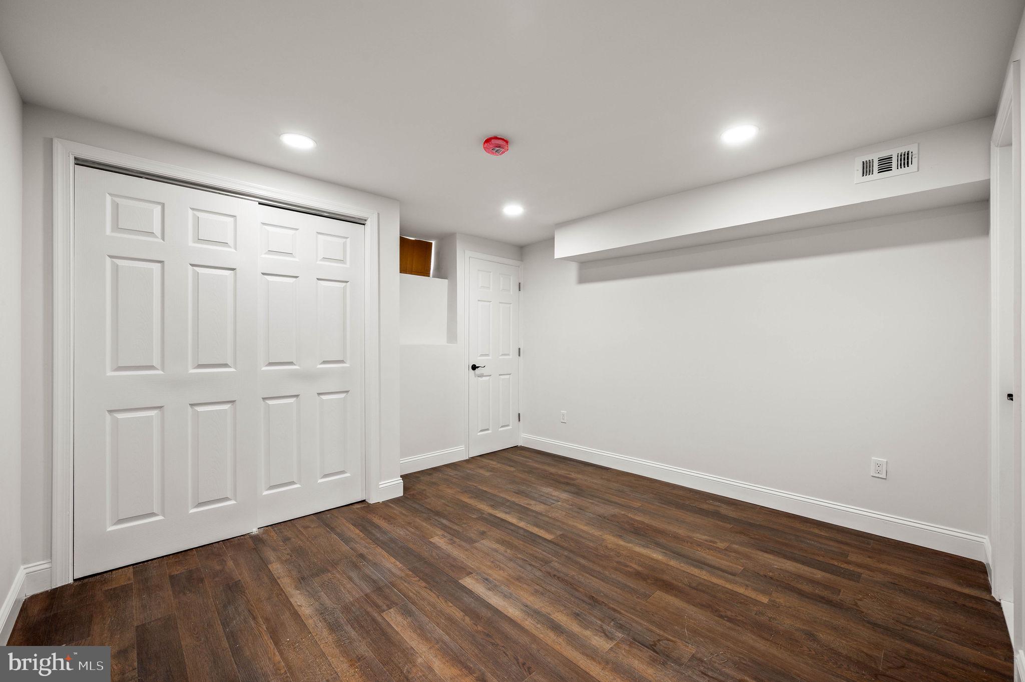 KENSINGTON - Residential