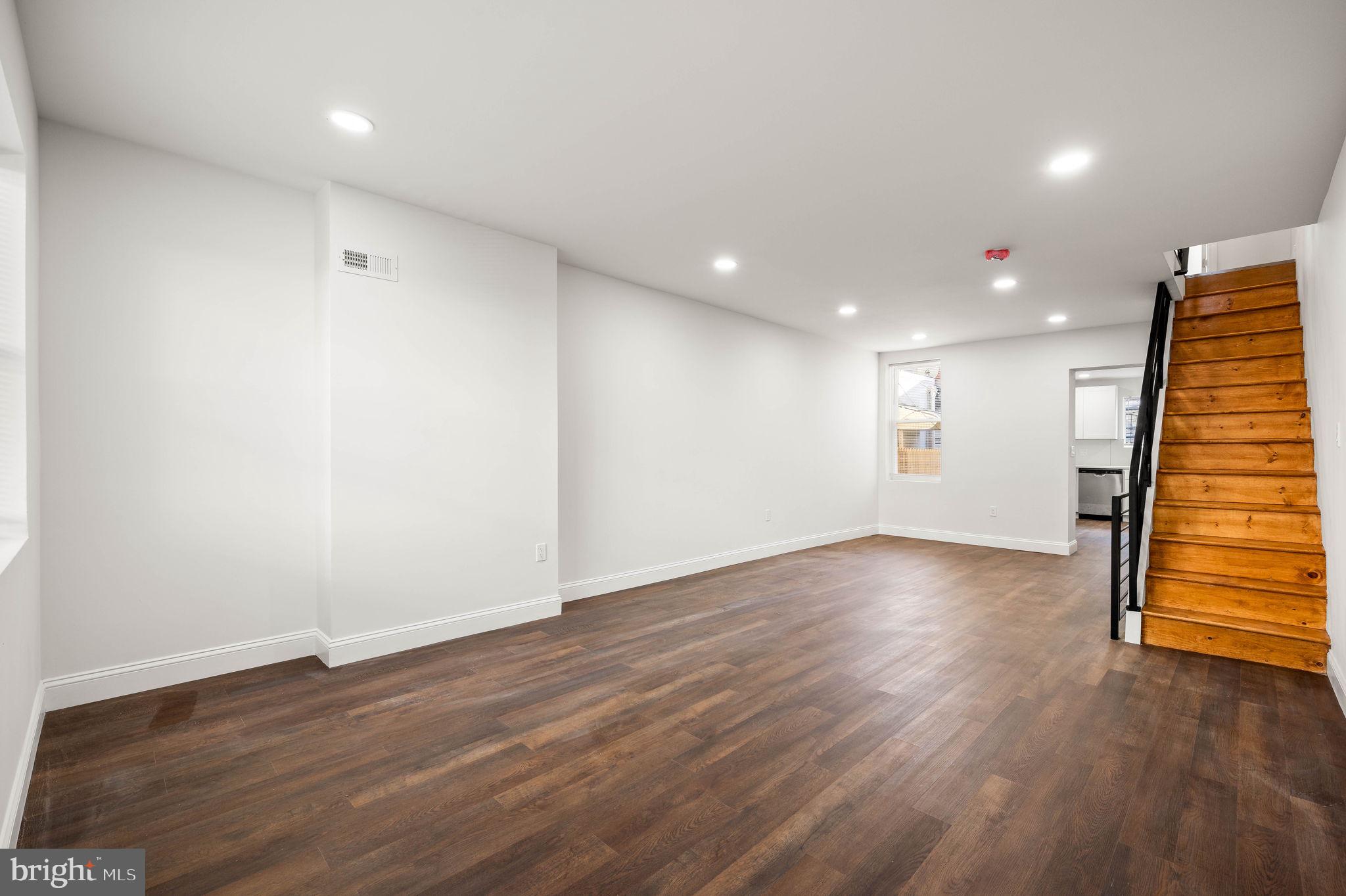 KENSINGTON - Residential