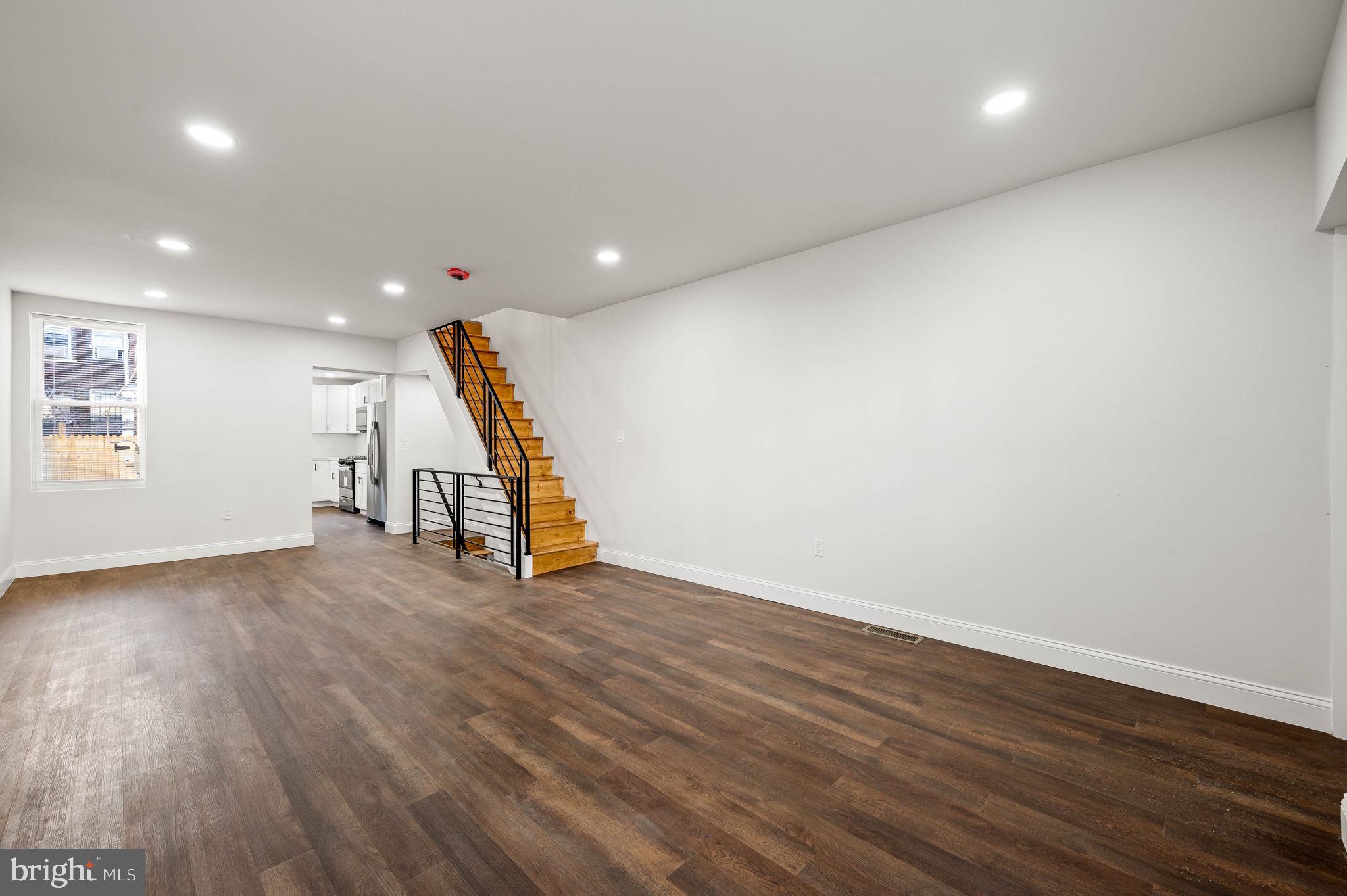 KENSINGTON - Residential