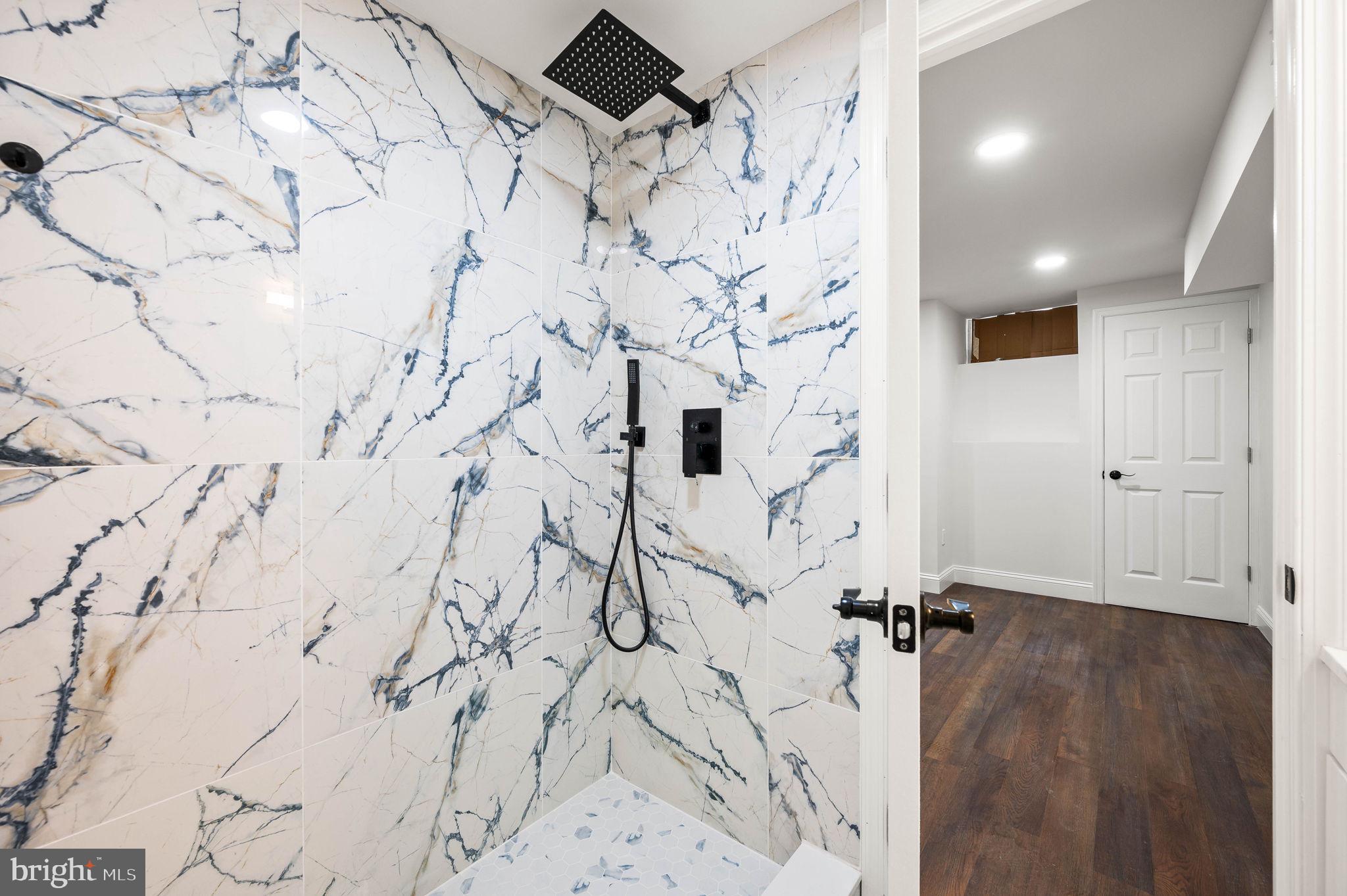 KENSINGTON - Residential