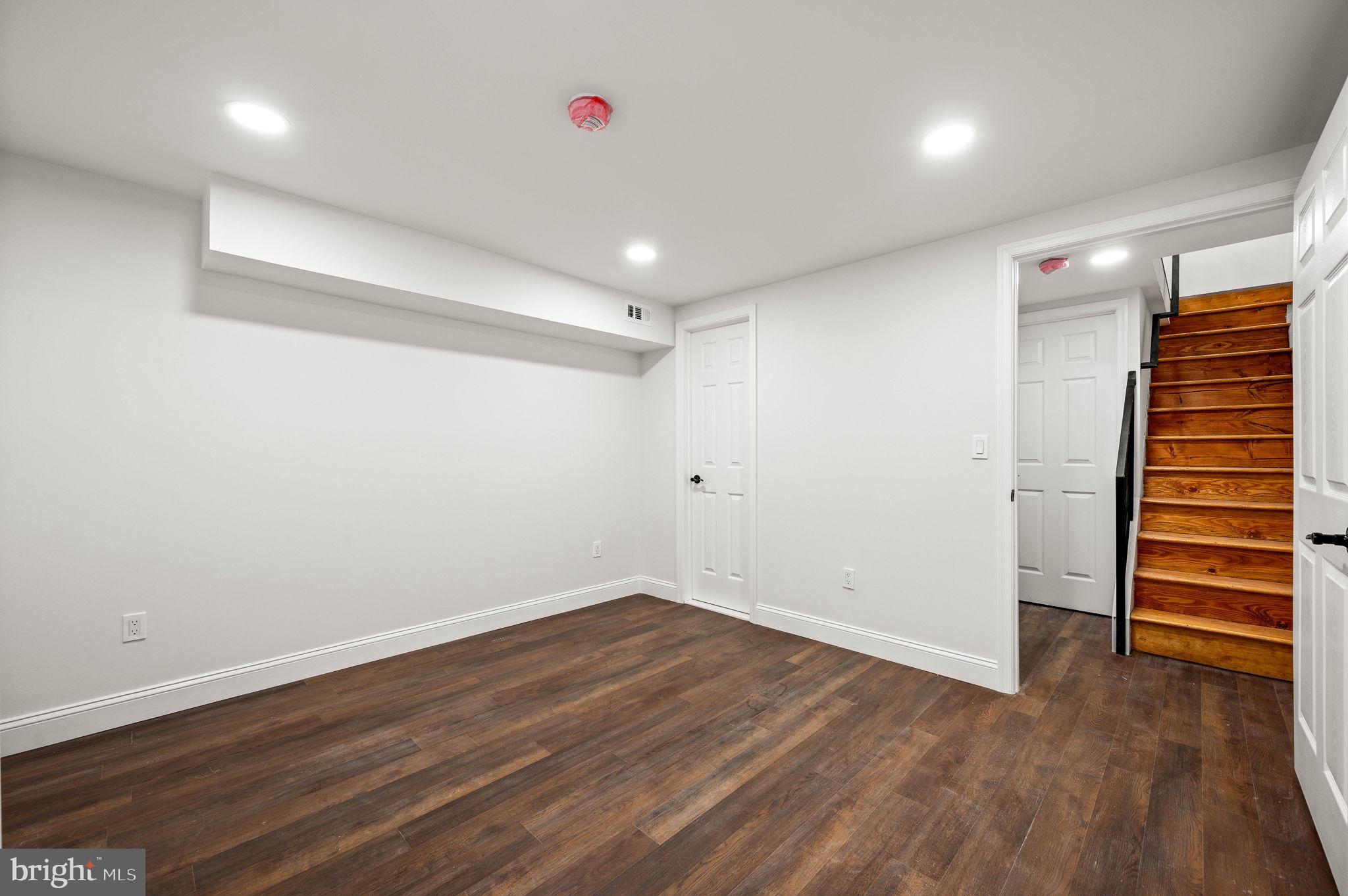 KENSINGTON - Residential