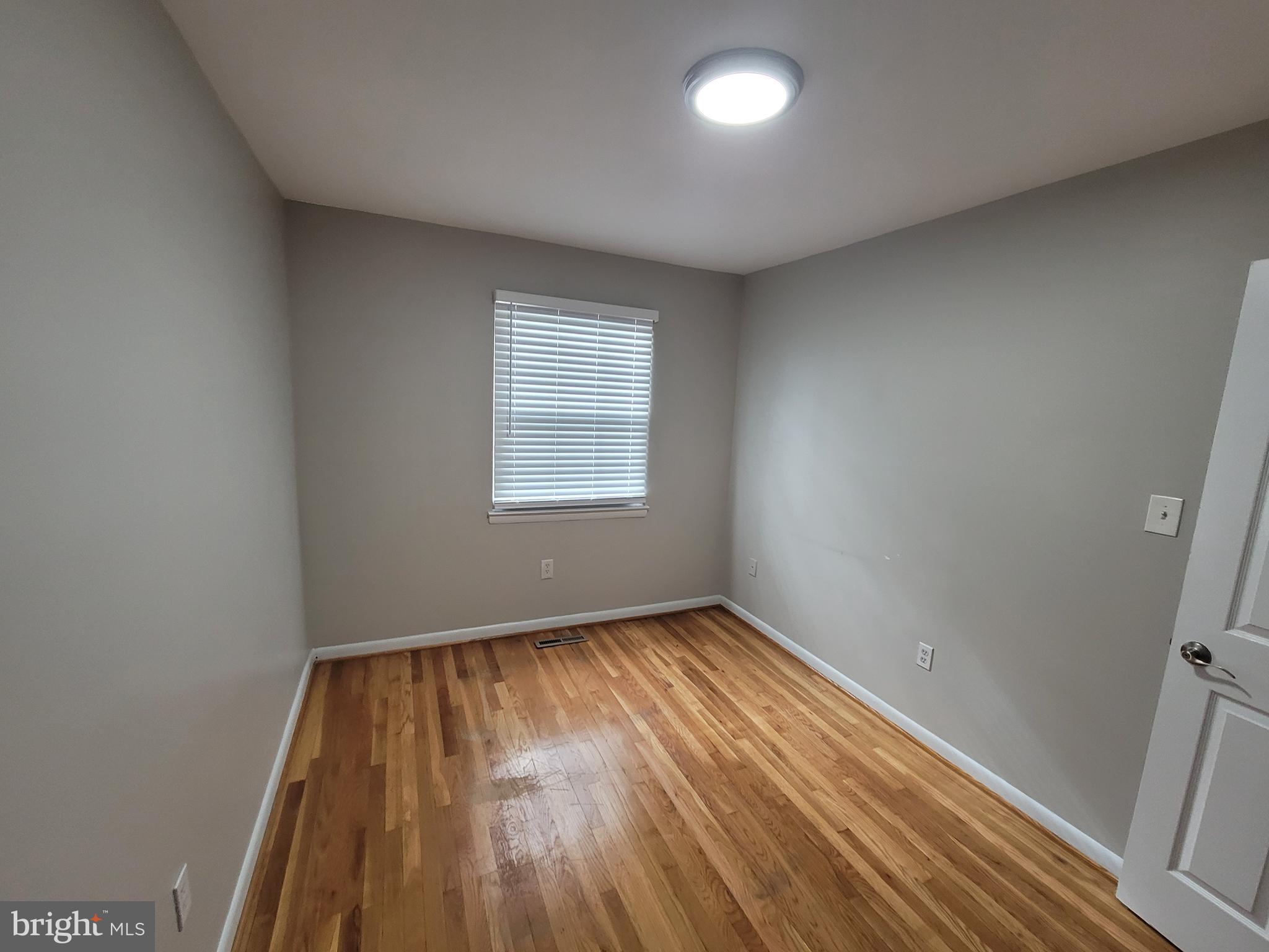 QUEEN ANNE VILLAGE - Residential