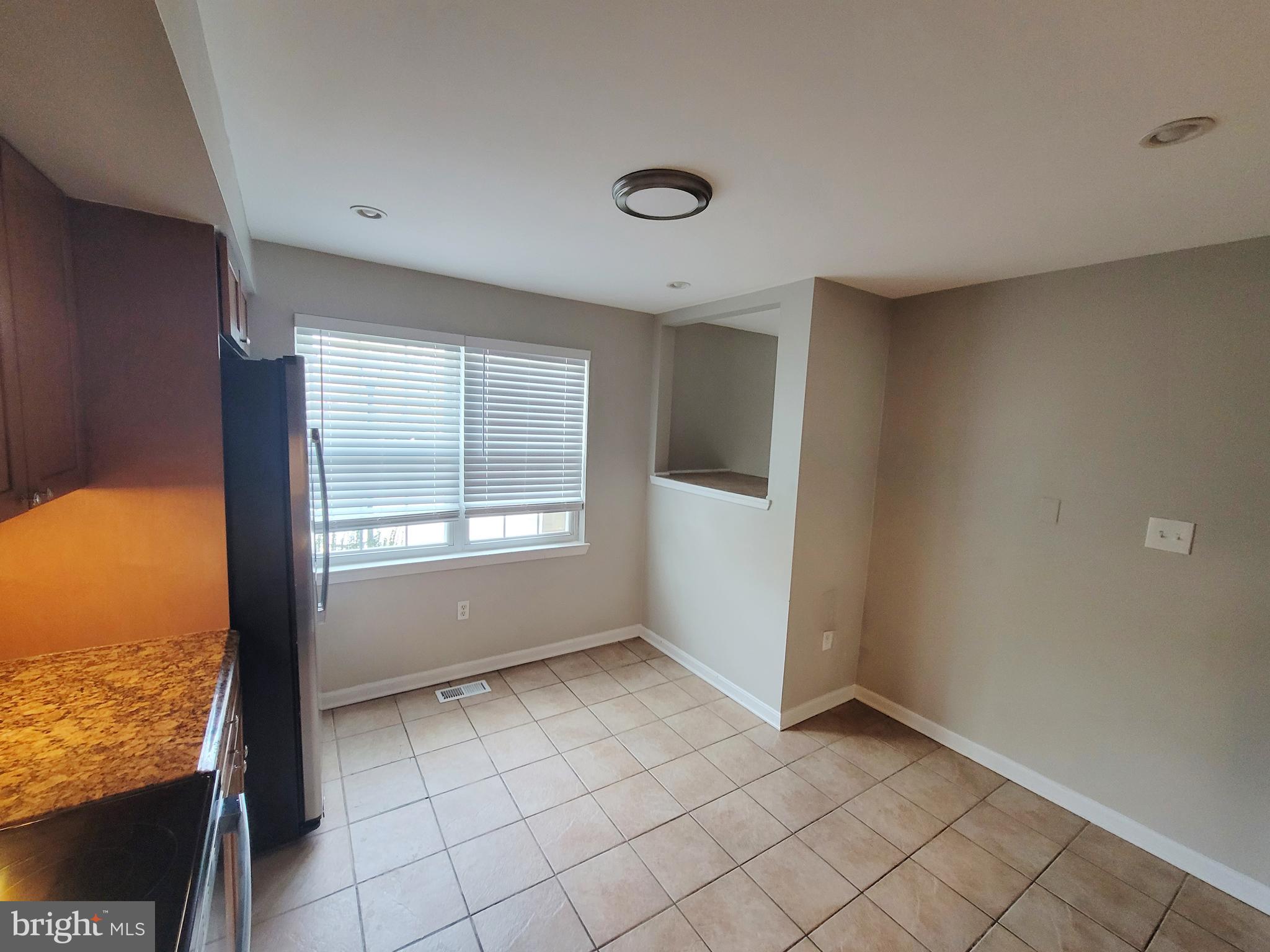 QUEEN ANNE VILLAGE - Residential