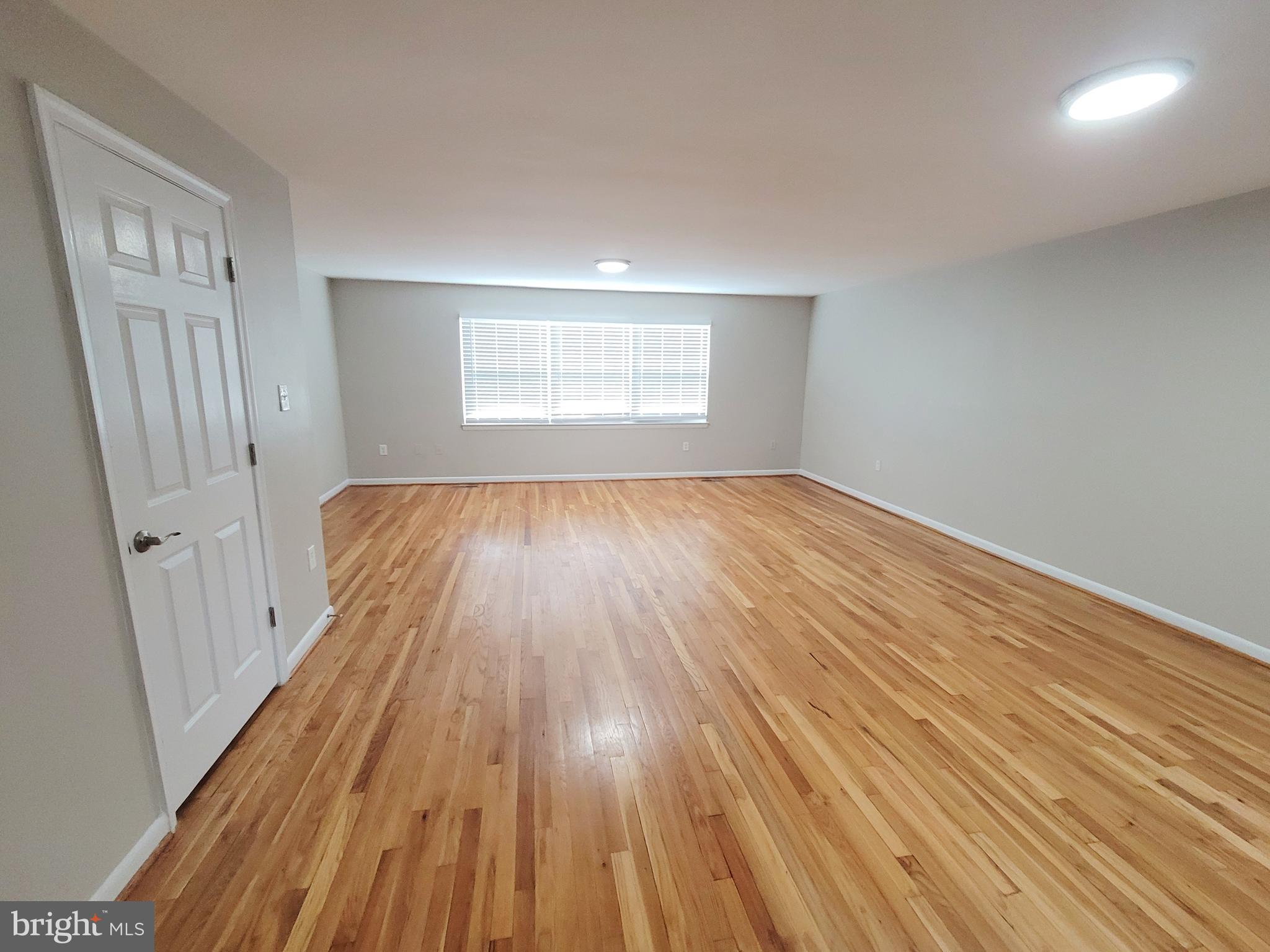 QUEEN ANNE VILLAGE - Residential