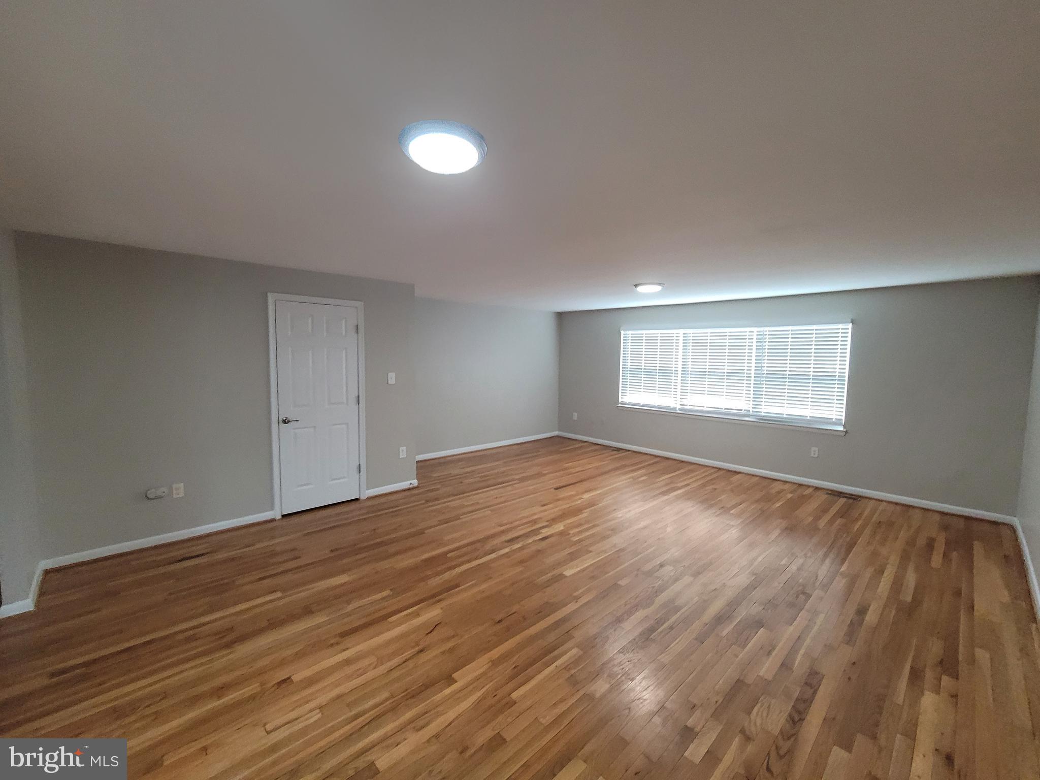 QUEEN ANNE VILLAGE - Residential