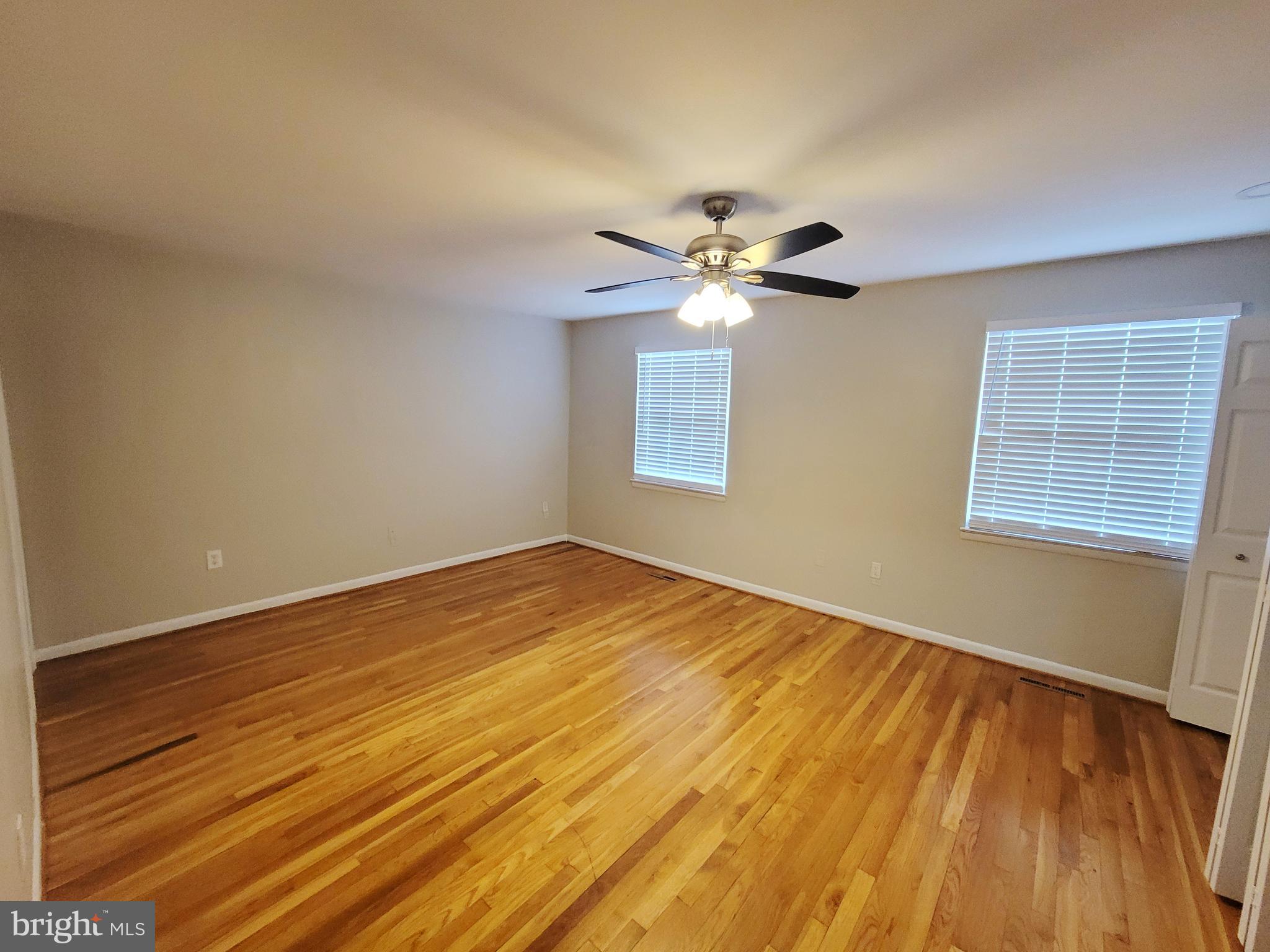 QUEEN ANNE VILLAGE - Residential