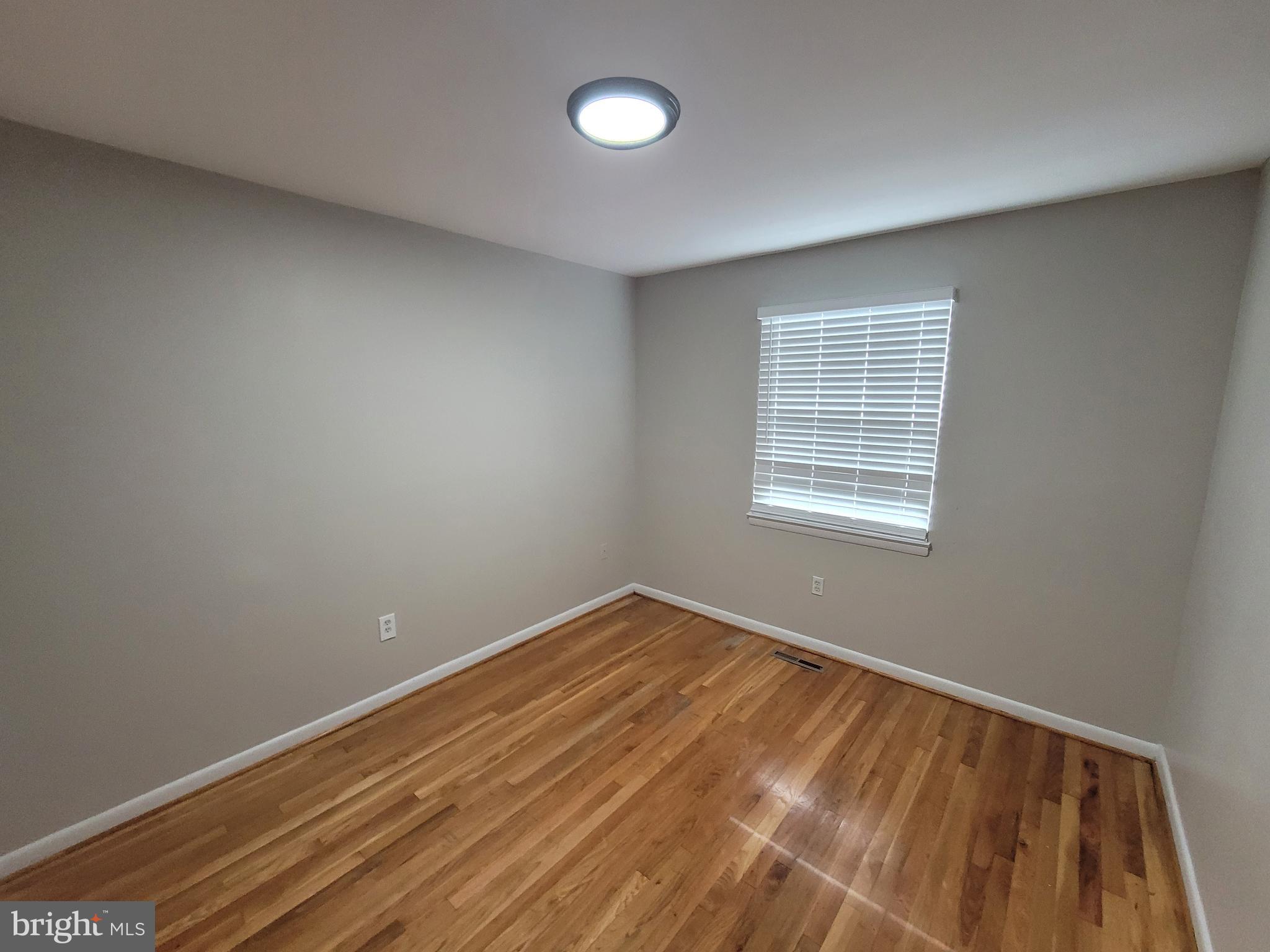 QUEEN ANNE VILLAGE - Residential