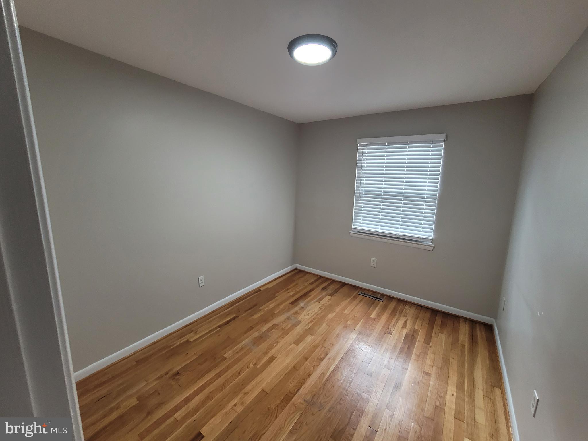 QUEEN ANNE VILLAGE - Residential