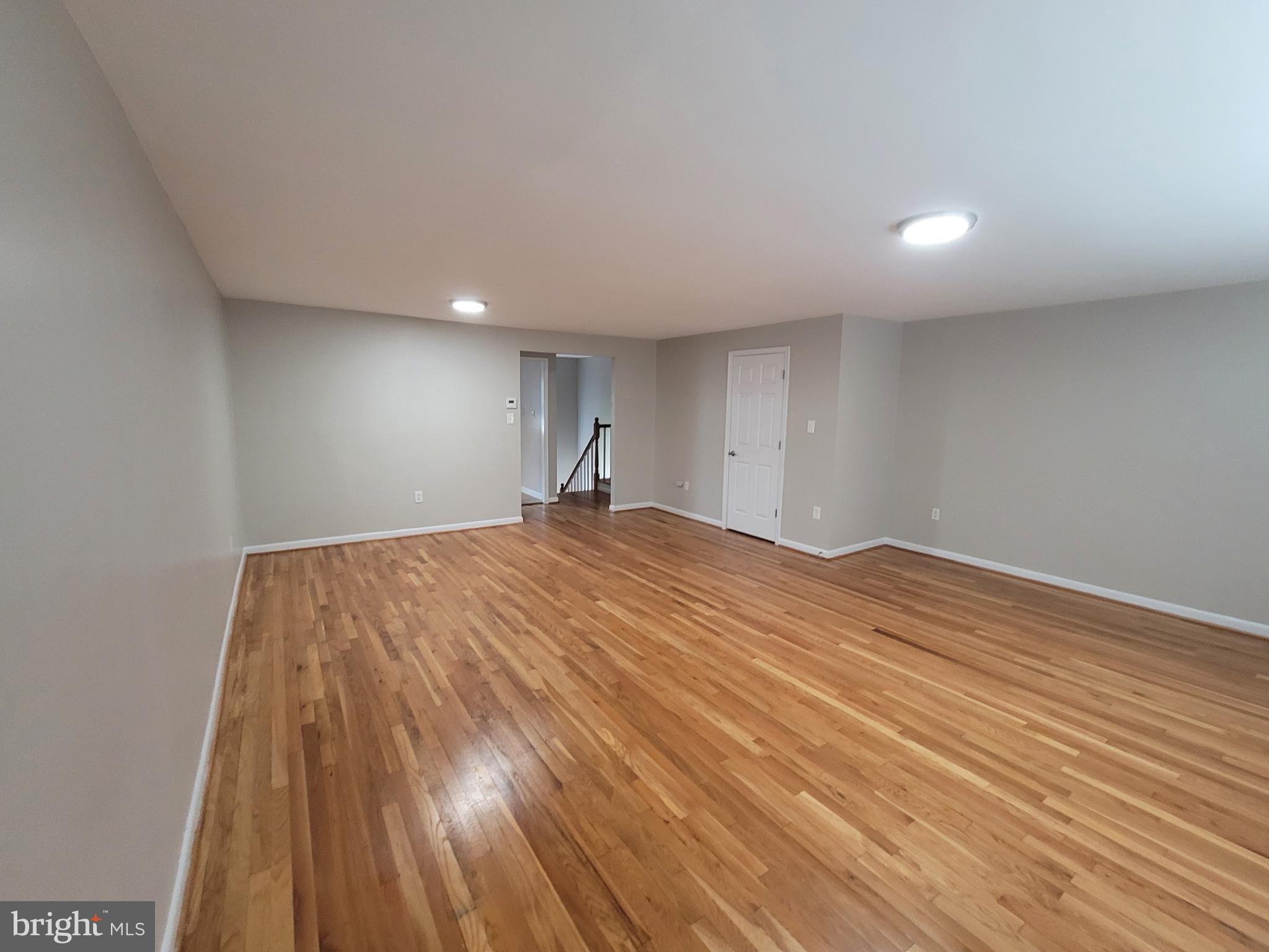 QUEEN ANNE VILLAGE - Residential