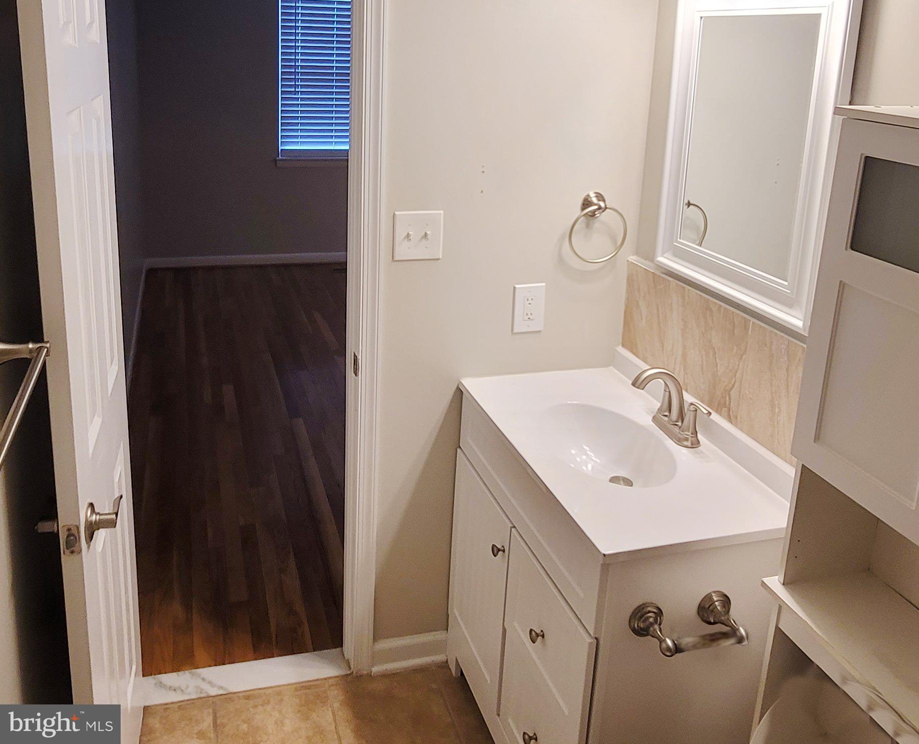 QUEEN ANNE VILLAGE - Residential