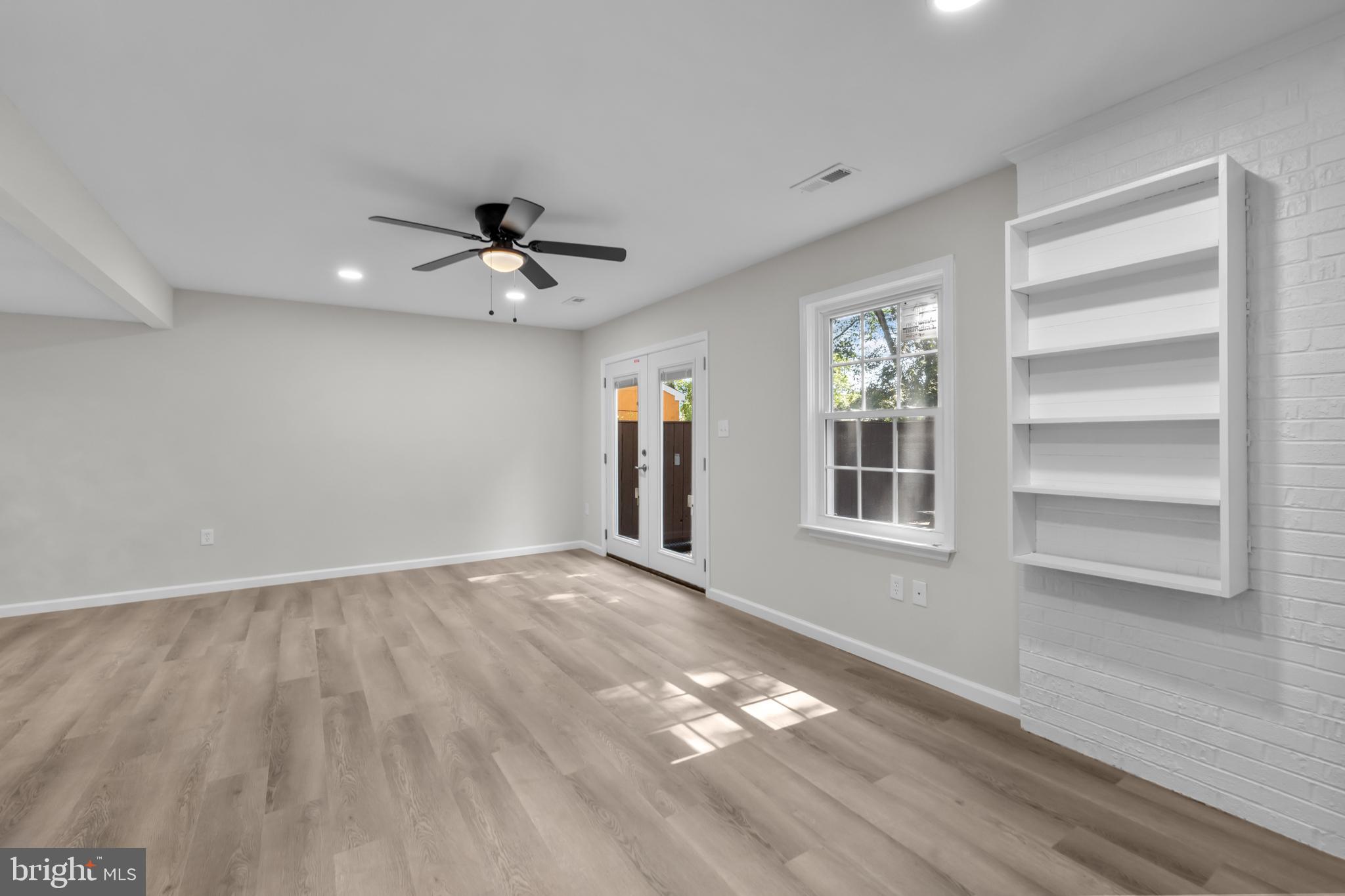 MANASSAS PARK VILLAGE - Residential