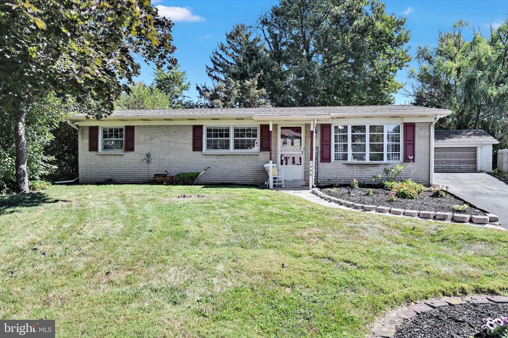 Photo of 1046 Henn Avenue, EPHRATA, PA 17522 (MLS # PALA2076216)