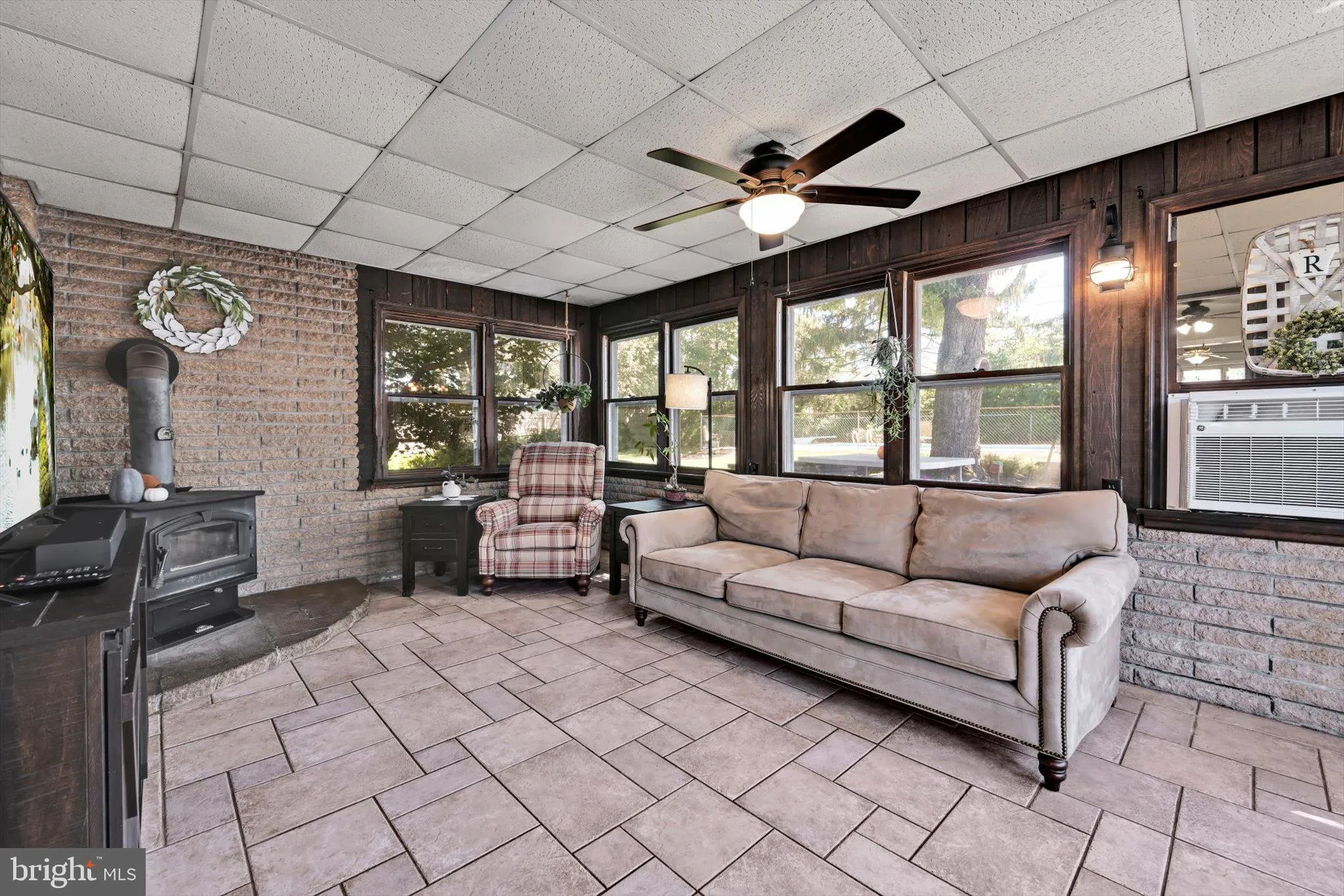 Ephrata, Pennsylvania 17522, United States, 3 Bedrooms Bedrooms, ,2 BathroomsBathrooms,Residential,Pending,208512