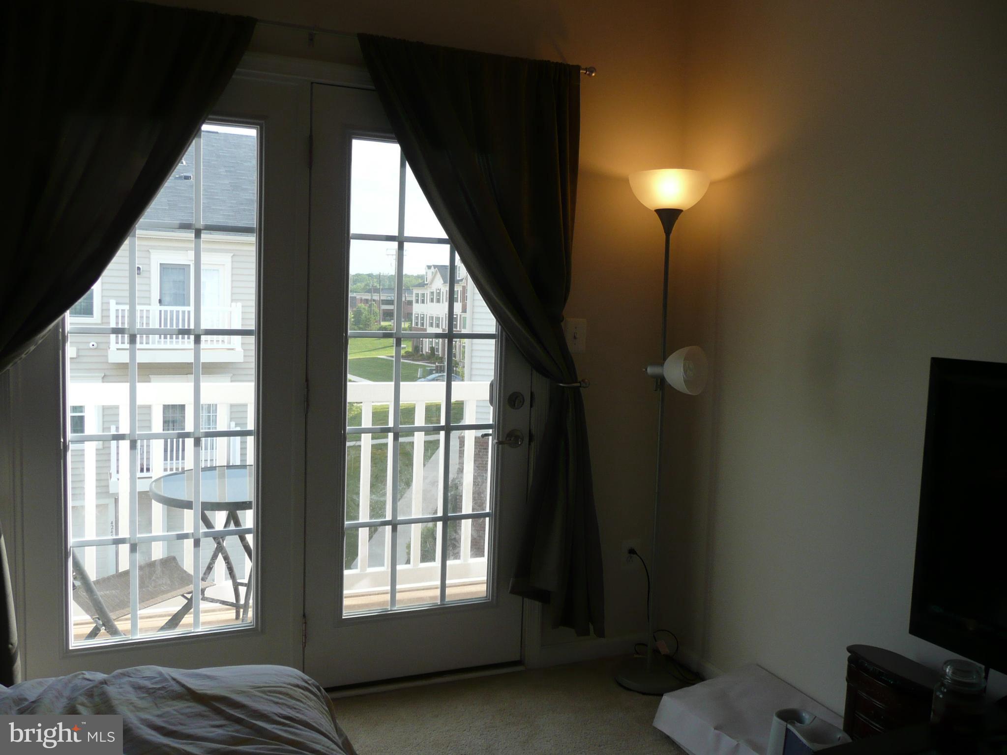 ARCOLA TOWN CENTER CONDO - Residential Lease