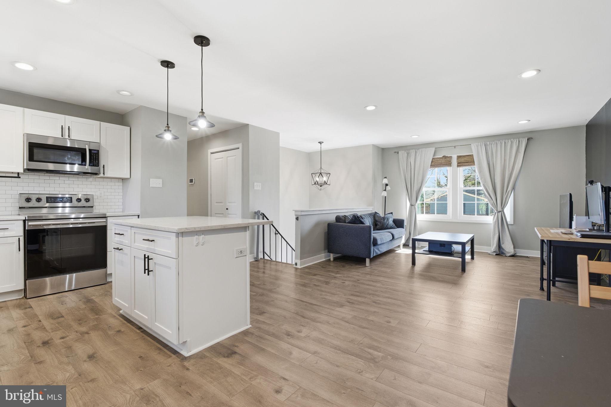 THE PROVINCES - Residential