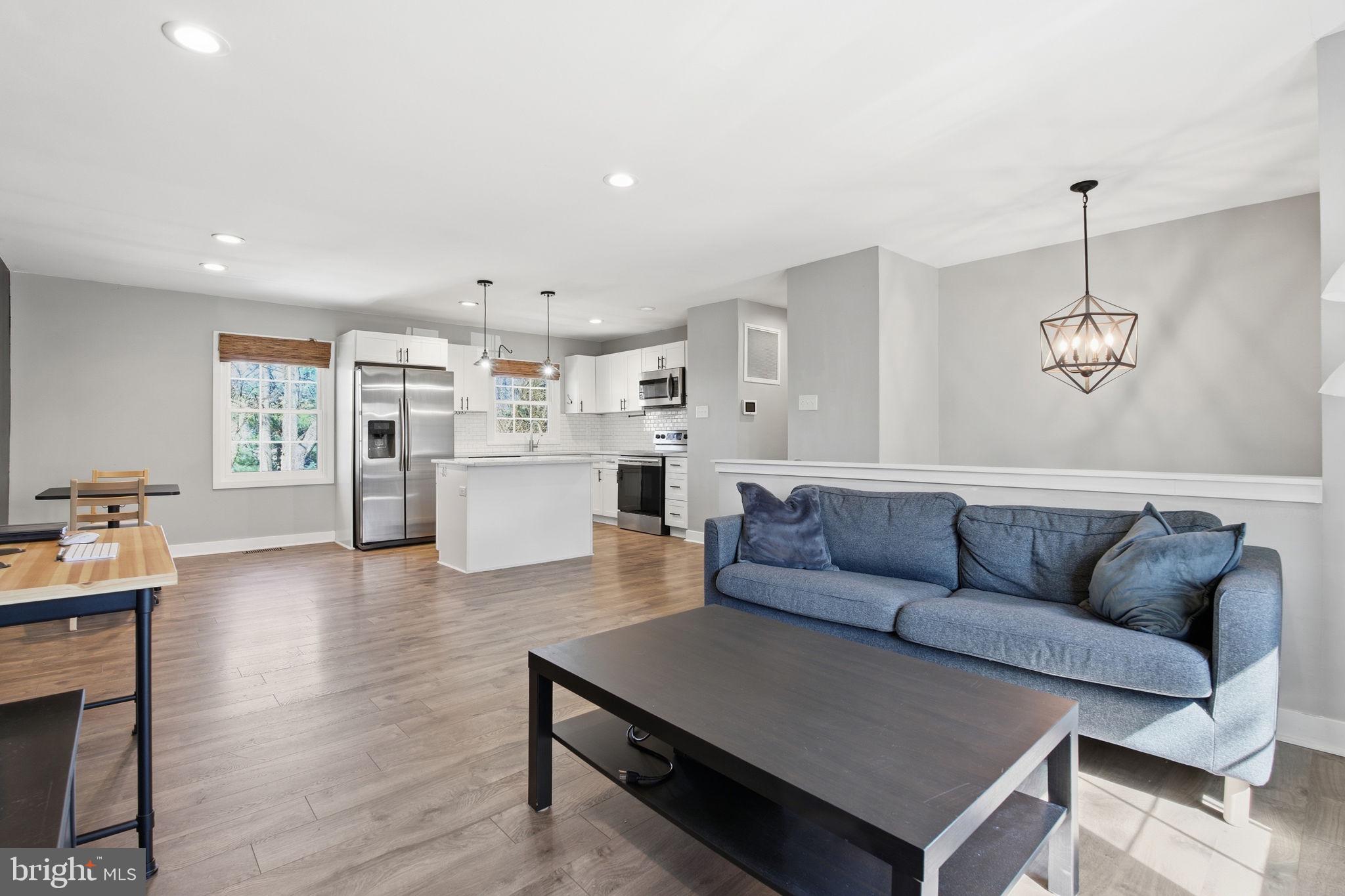 THE PROVINCES - Residential