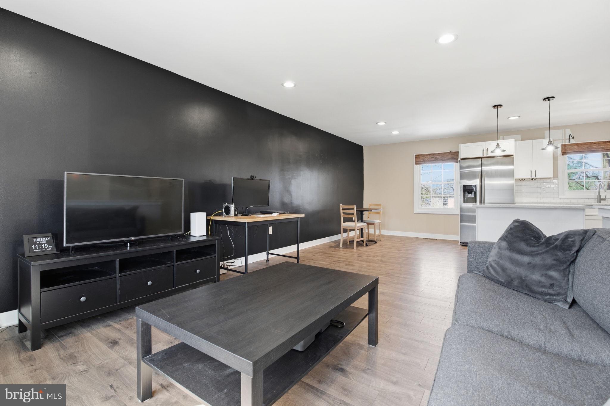 THE PROVINCES - Residential