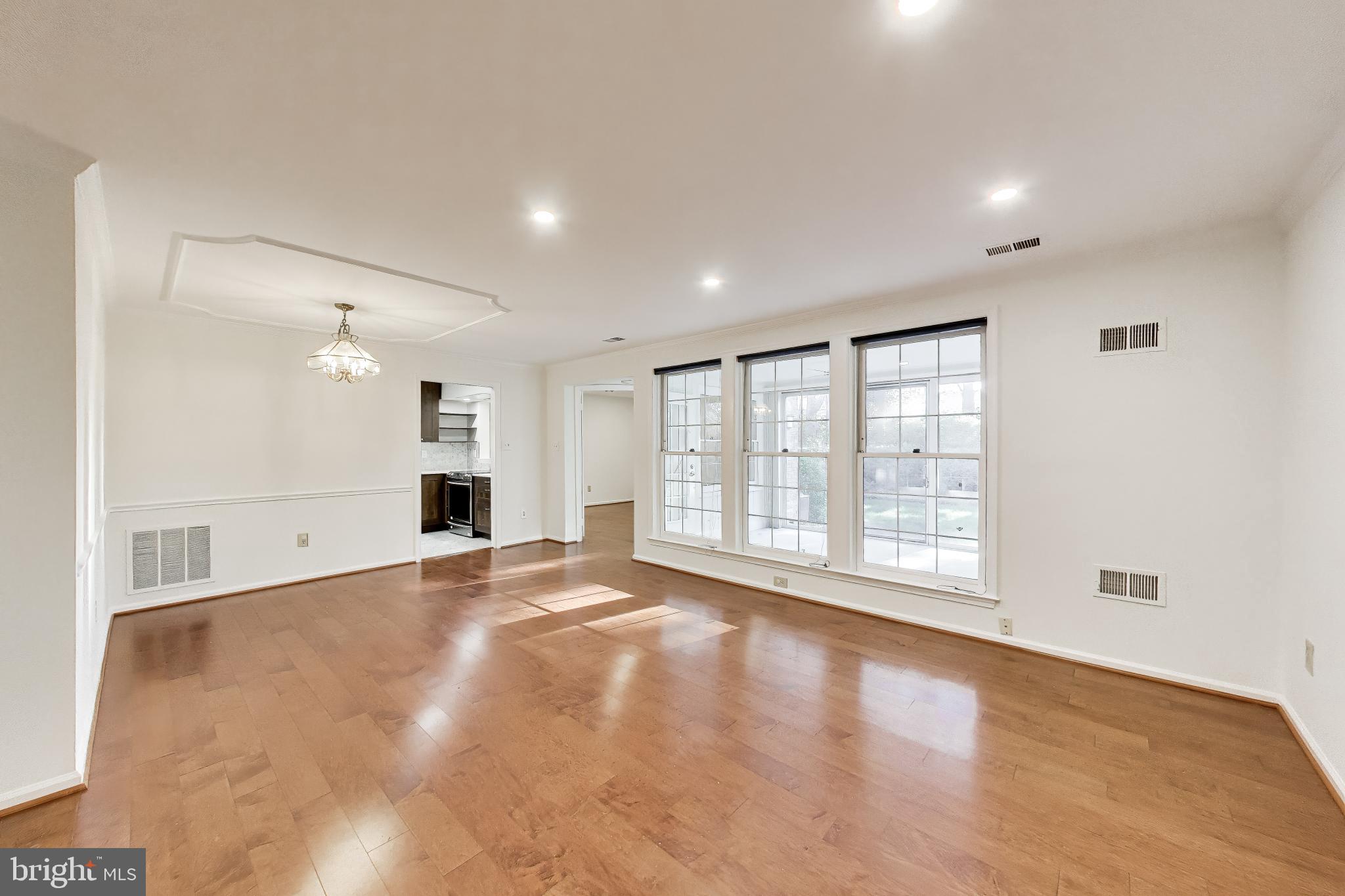 5707 BREWER HOUSE CIRCLE T-2