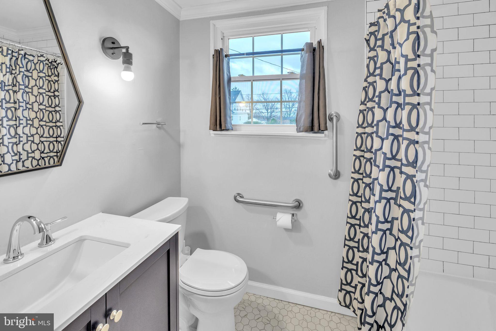 PLYMOUTH VALLEY - Residential Lease