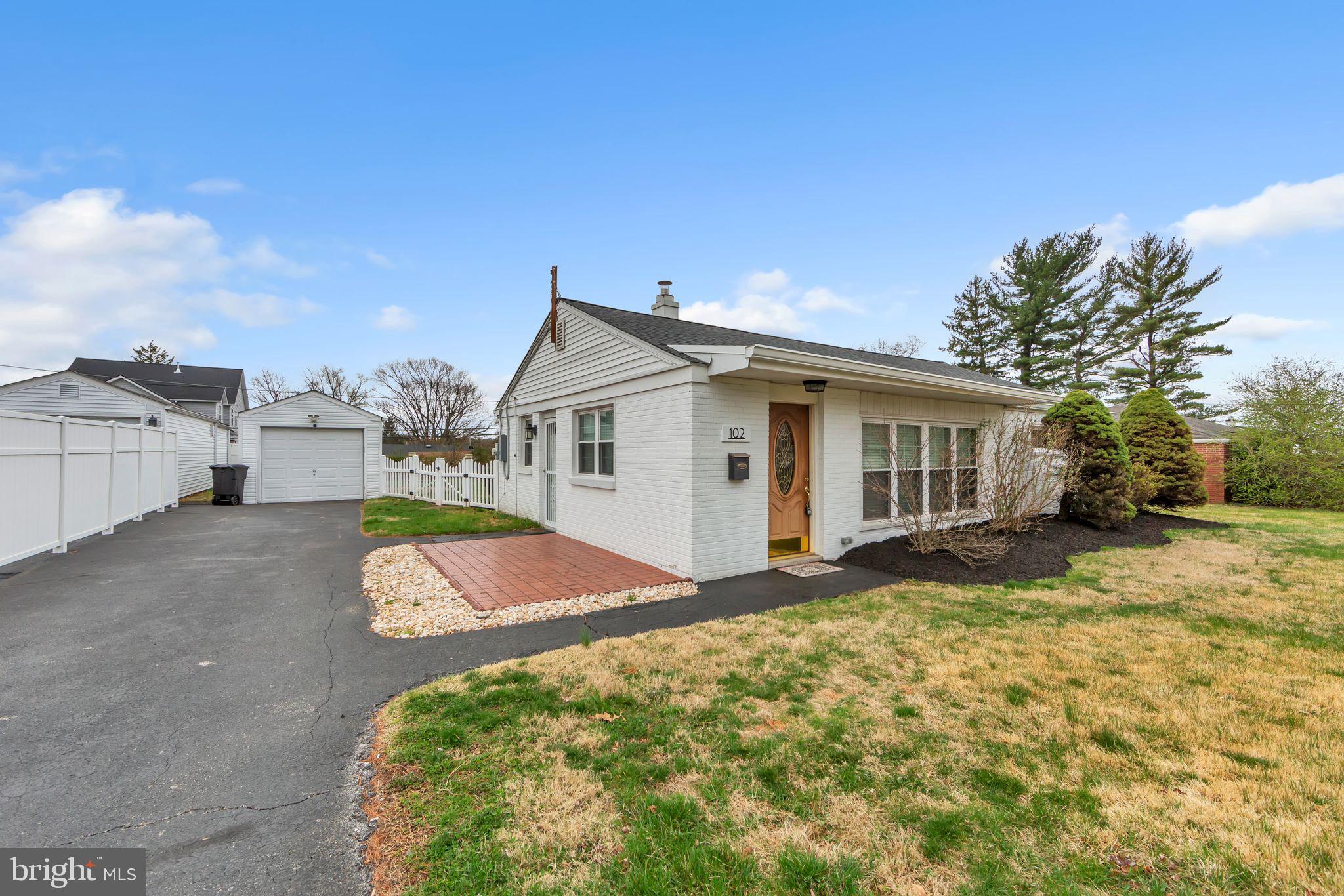 PLYMOUTH VALLEY - Residential Lease