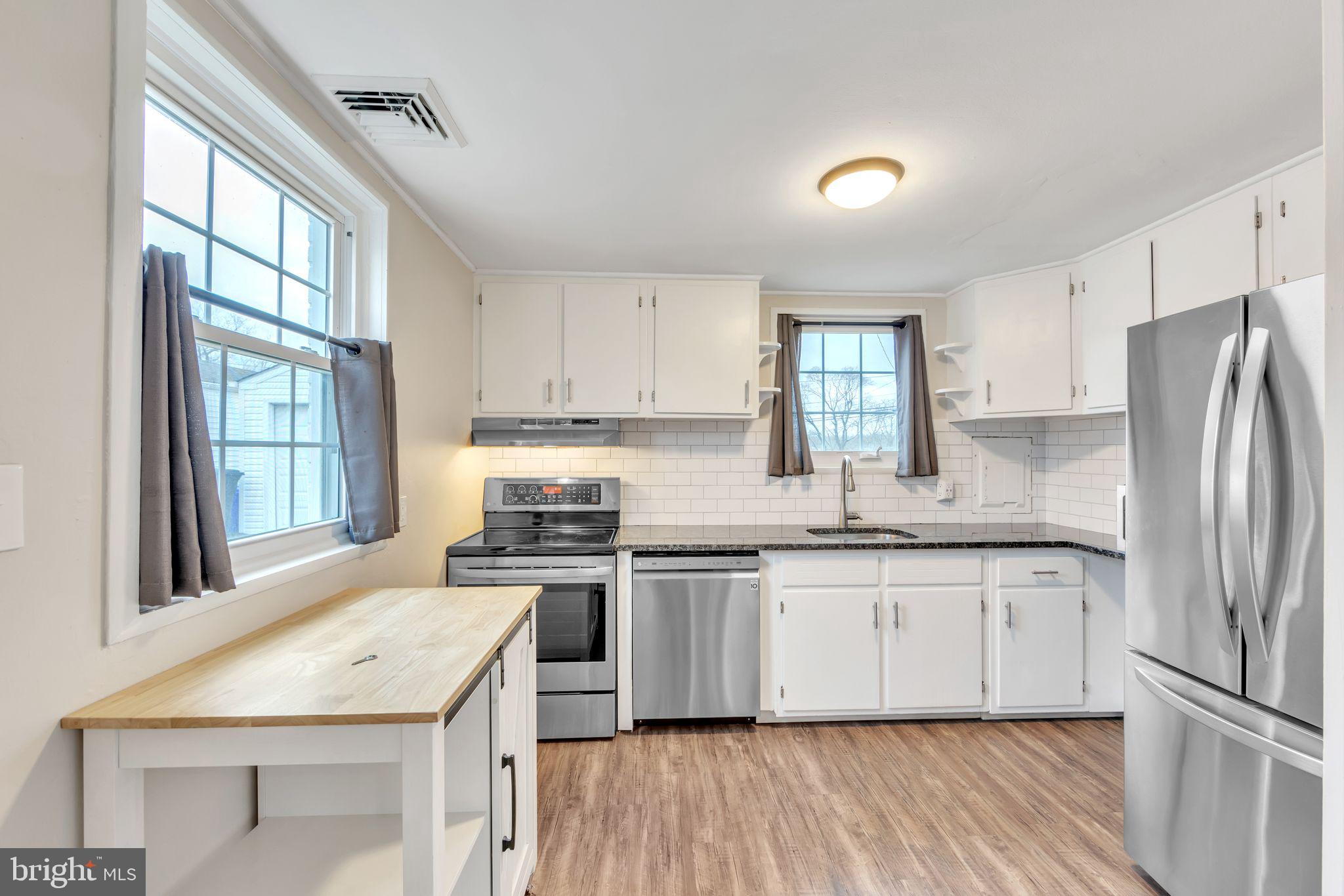 PLYMOUTH VALLEY - Residential Lease