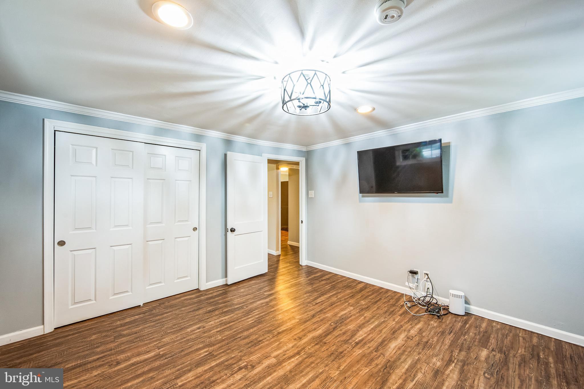 PLYMOUTH VALLEY - Residential Lease