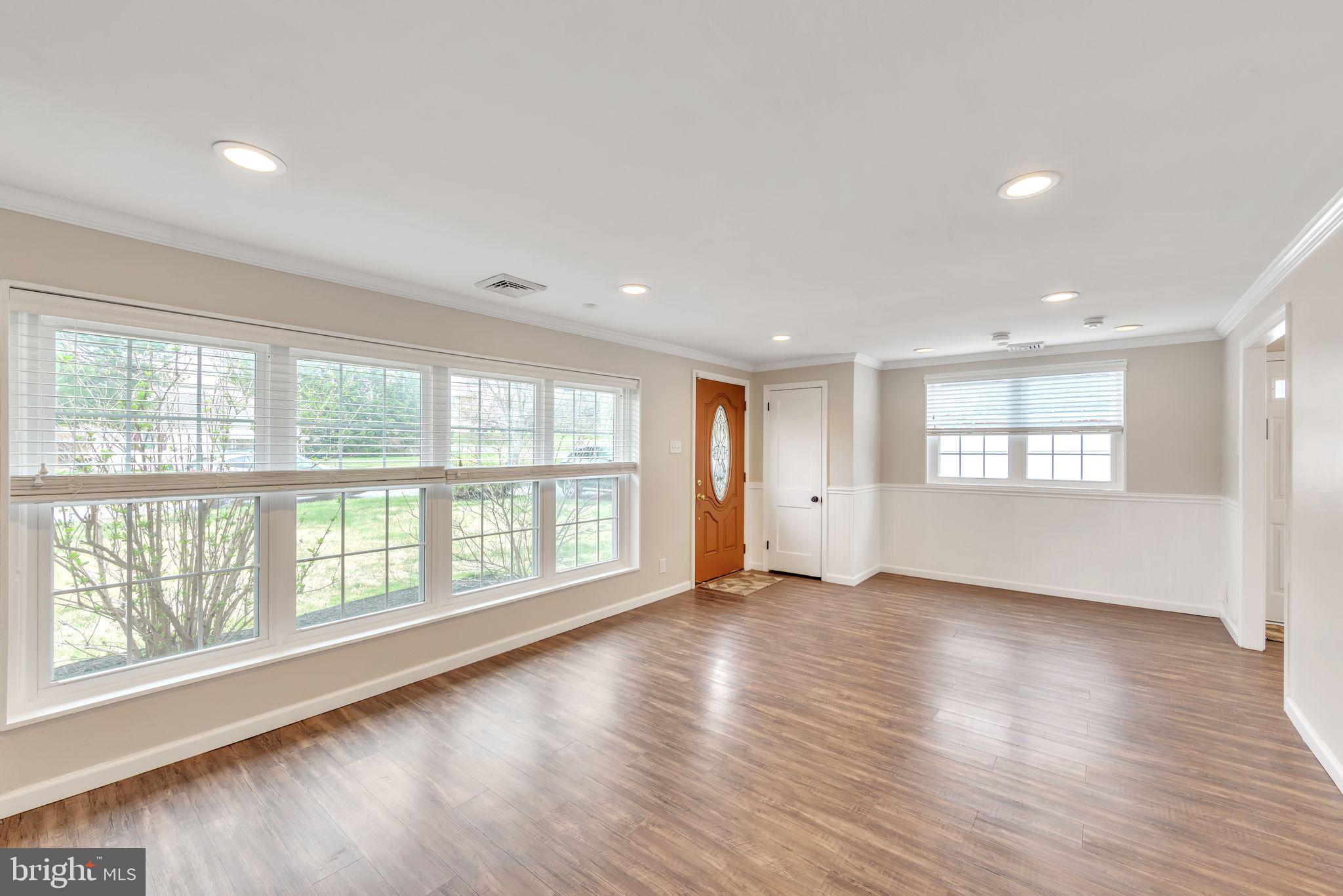 PLYMOUTH VALLEY - Residential Lease