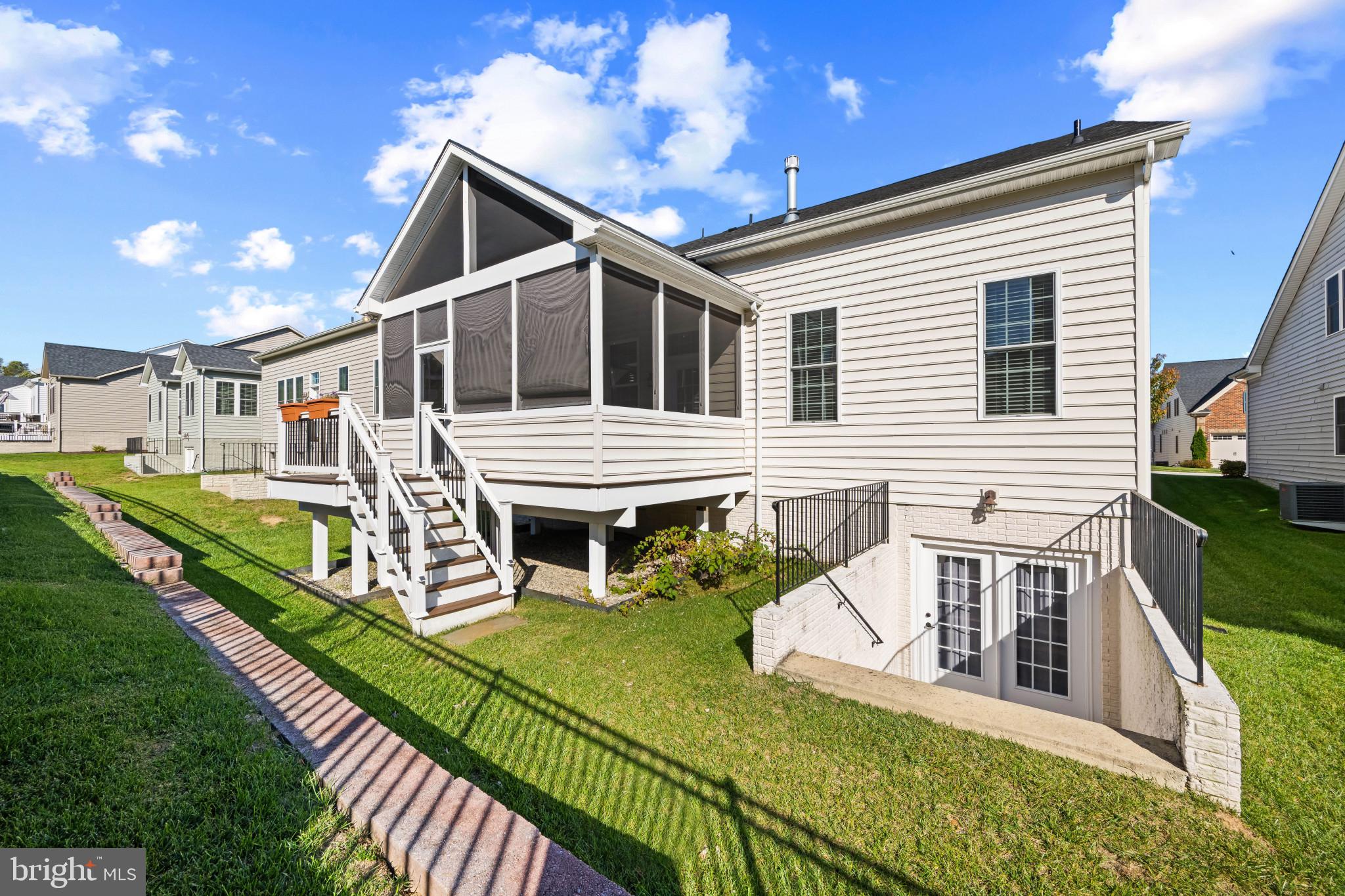 WAVERLY WOODS WEST - Residential