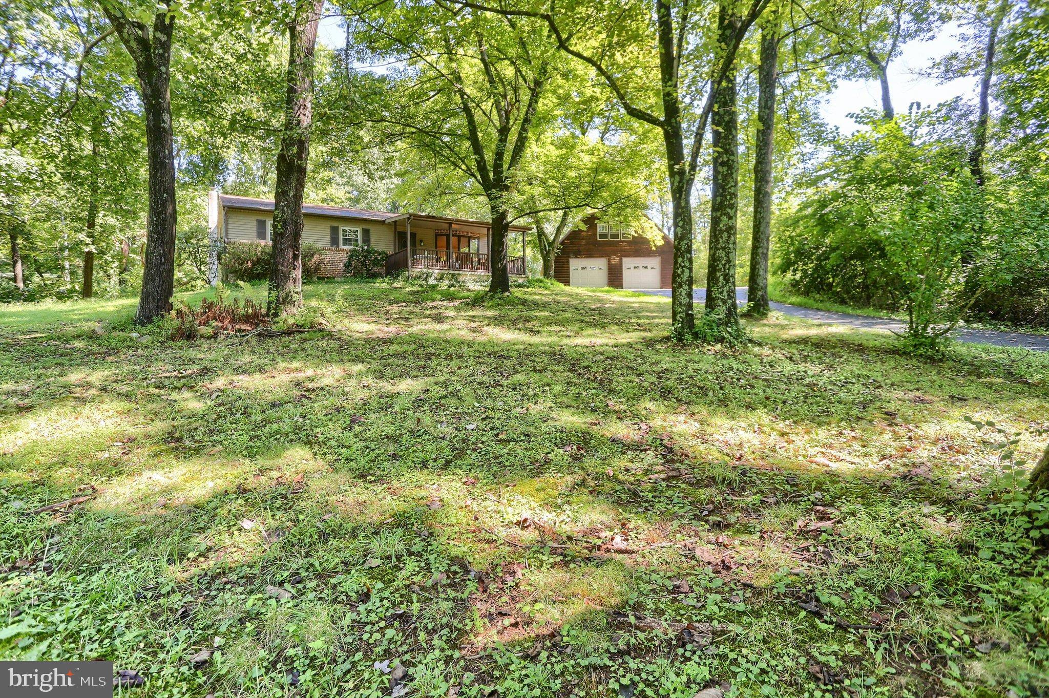 1121 VICTOR LANE