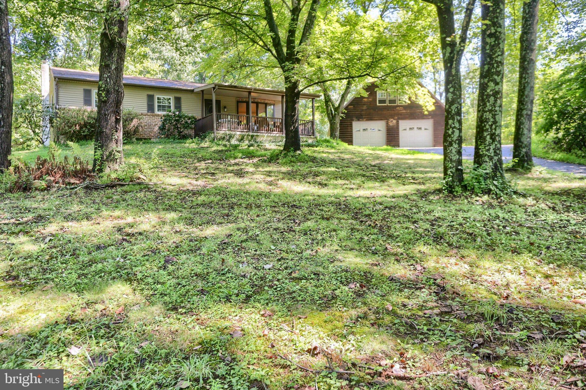 1121 VICTOR LANE