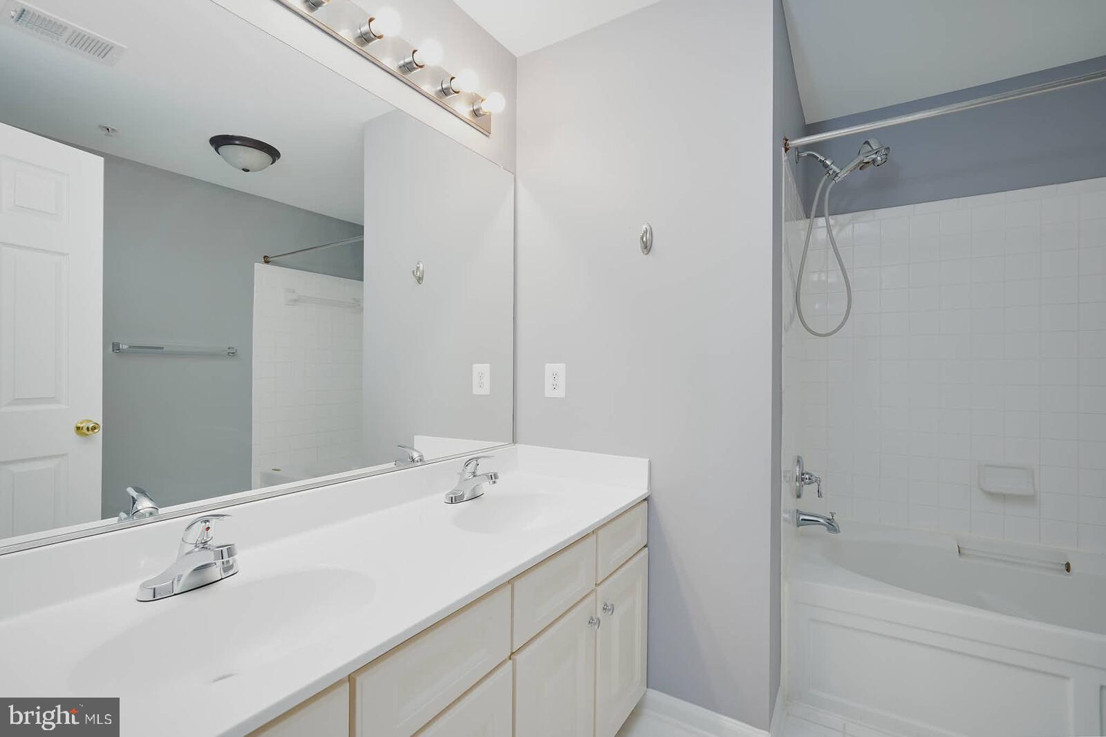 AMBER SPRING - Residential