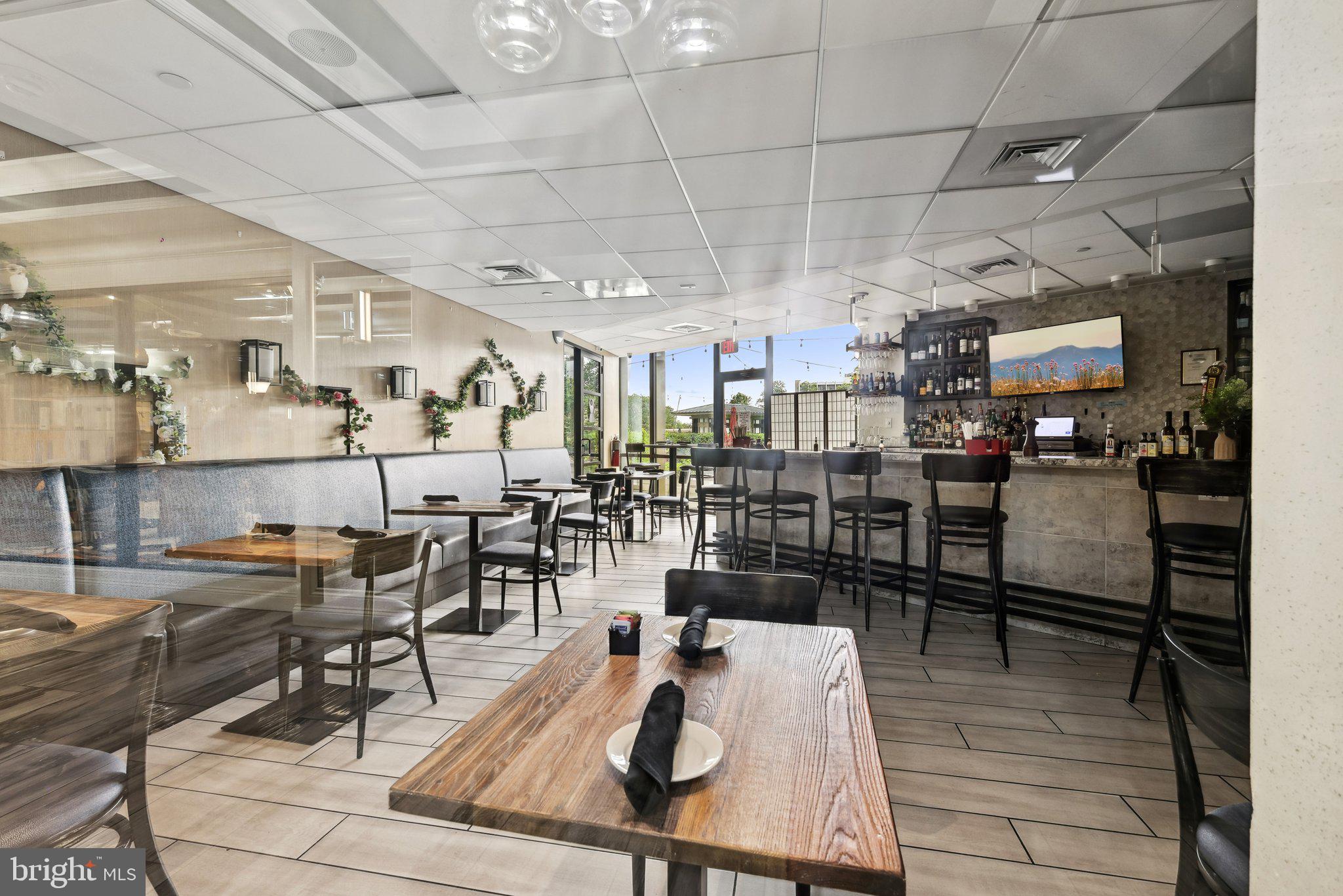 PROMENADE TOWERS - Residential