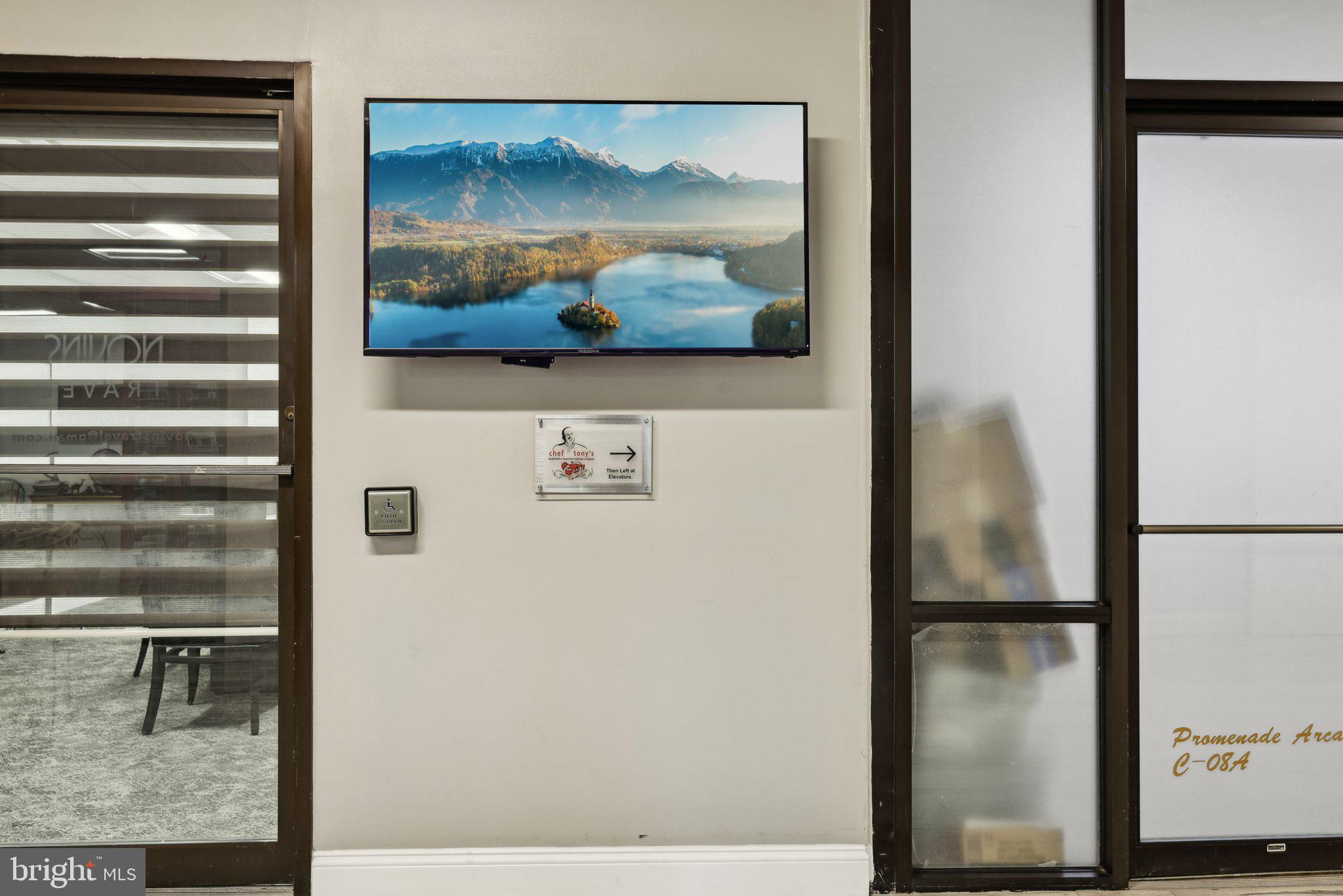 PROMENADE TOWERS - Residential