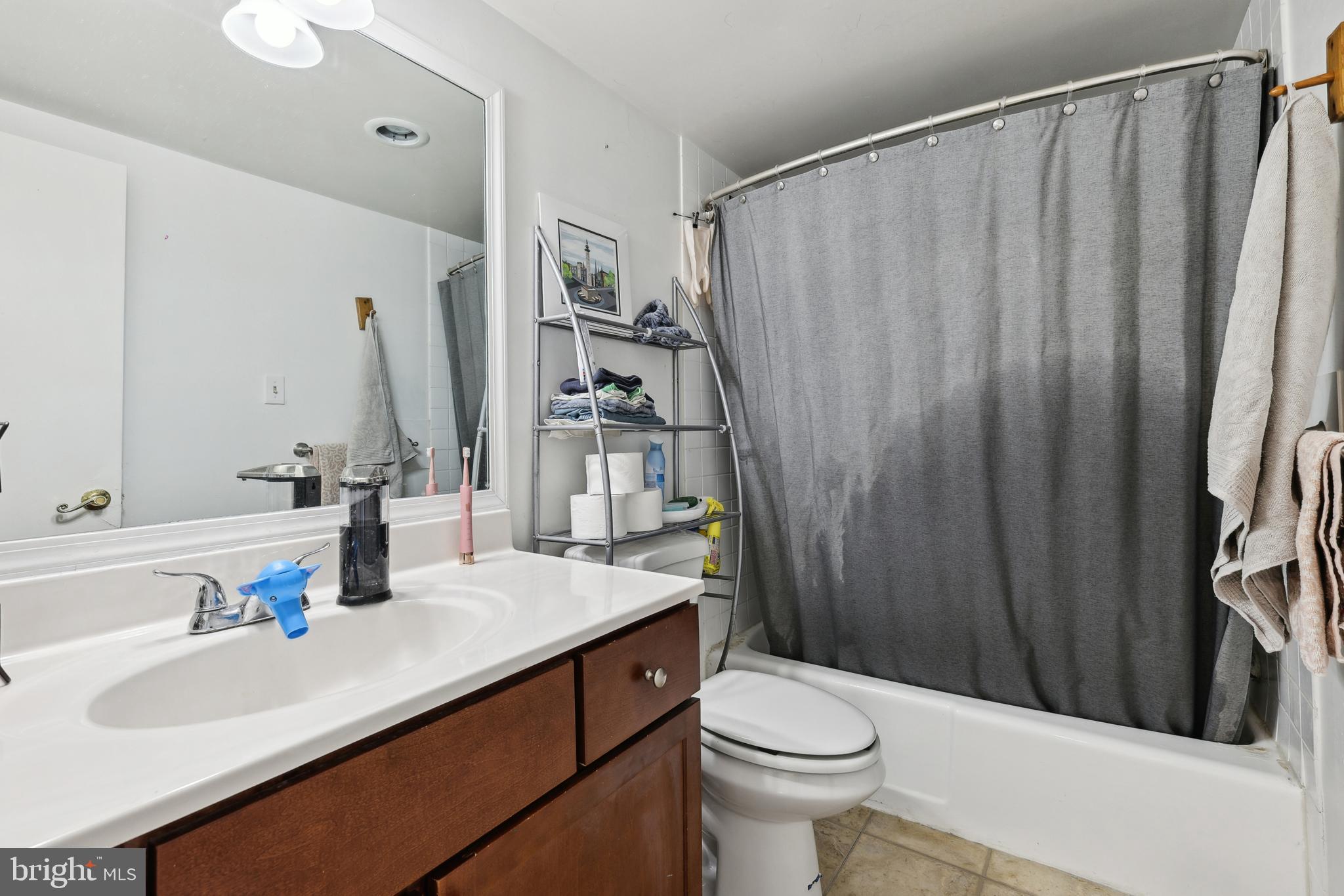 PROMENADE TOWERS - Residential