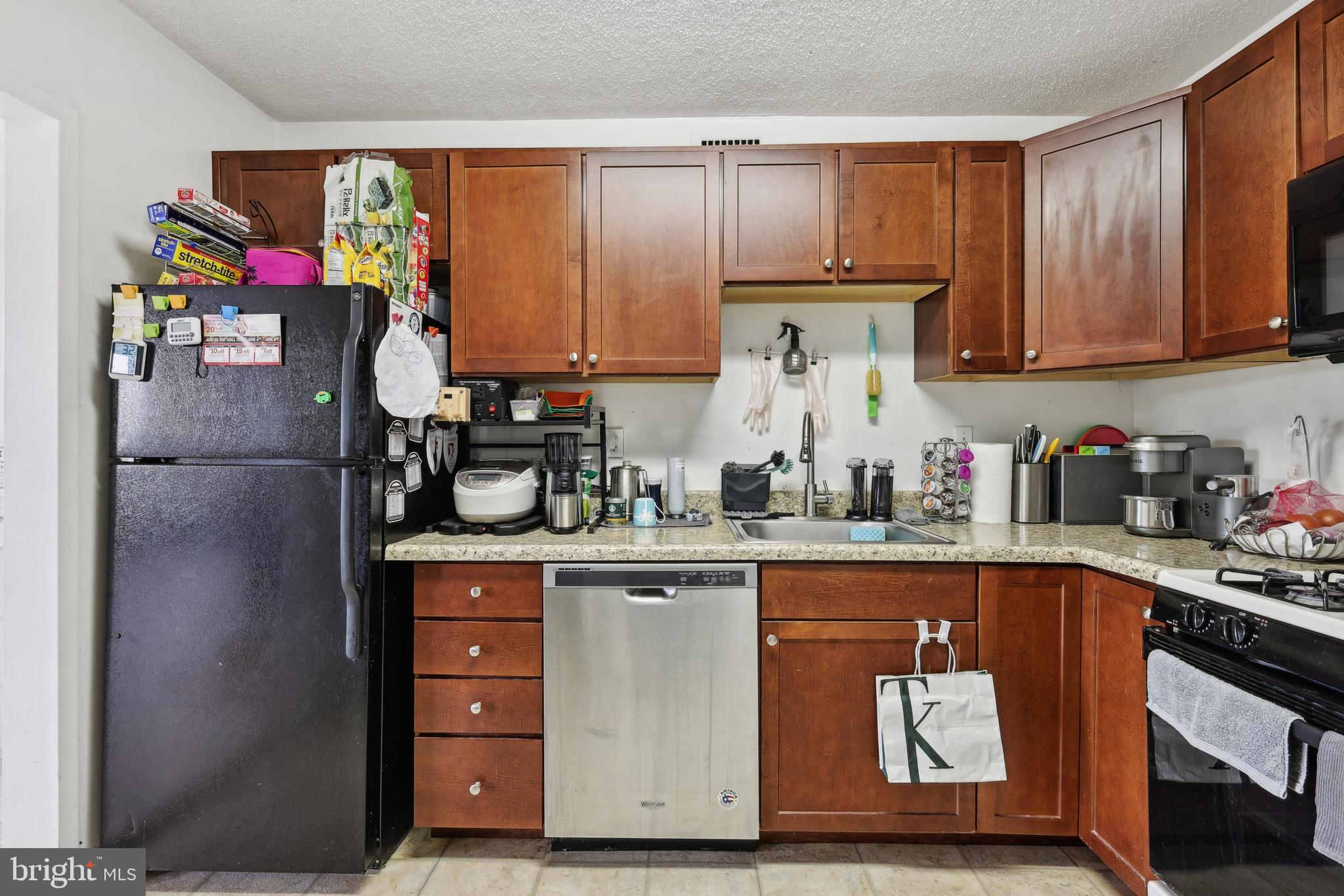 PROMENADE TOWERS - Residential