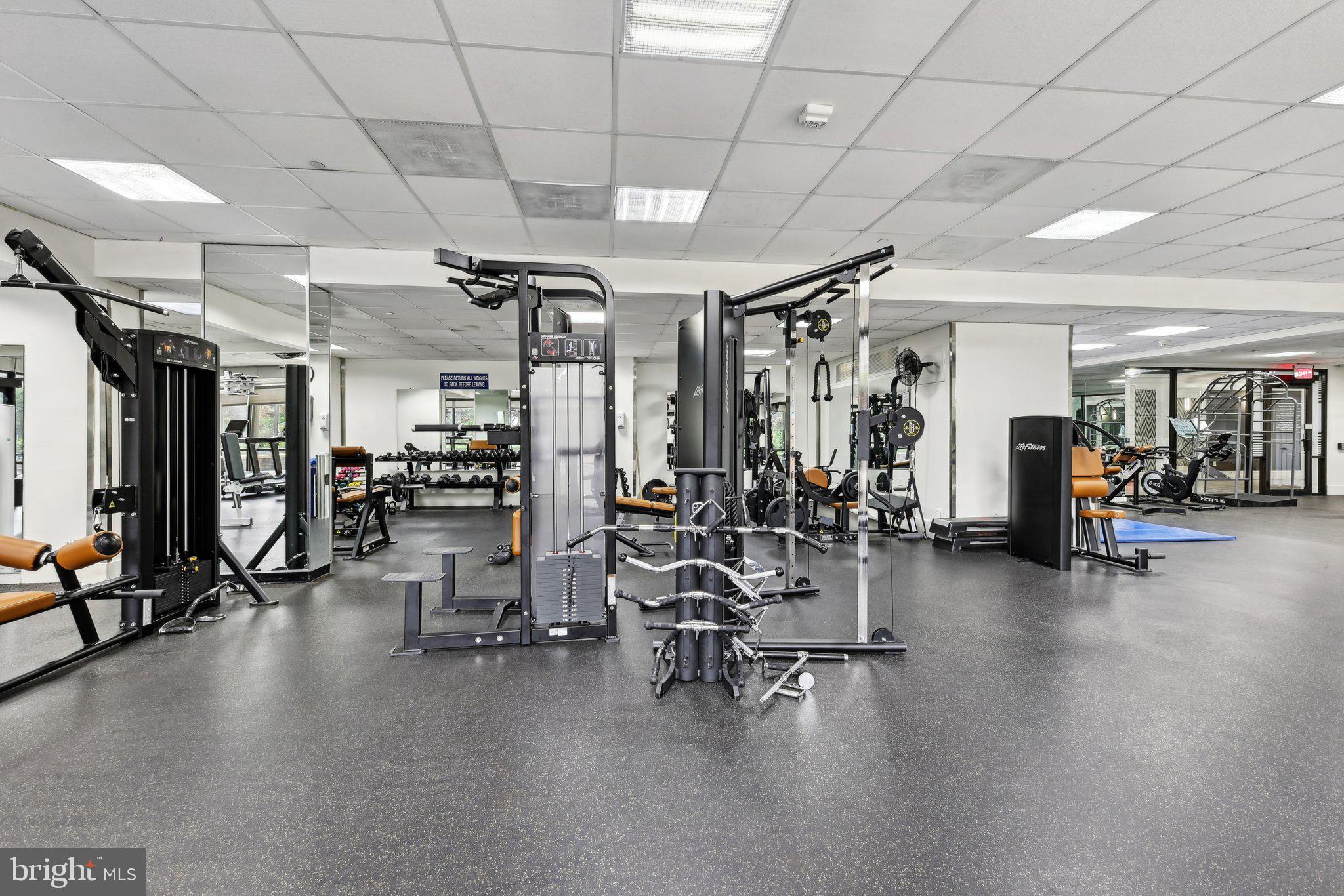 PROMENADE TOWERS - Residential