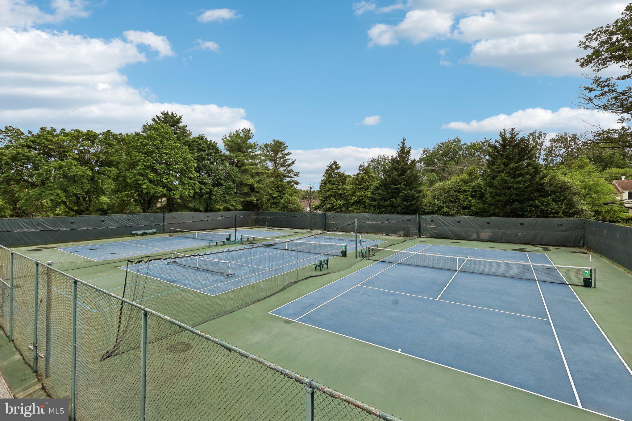PROMENADE TOWERS - Residential