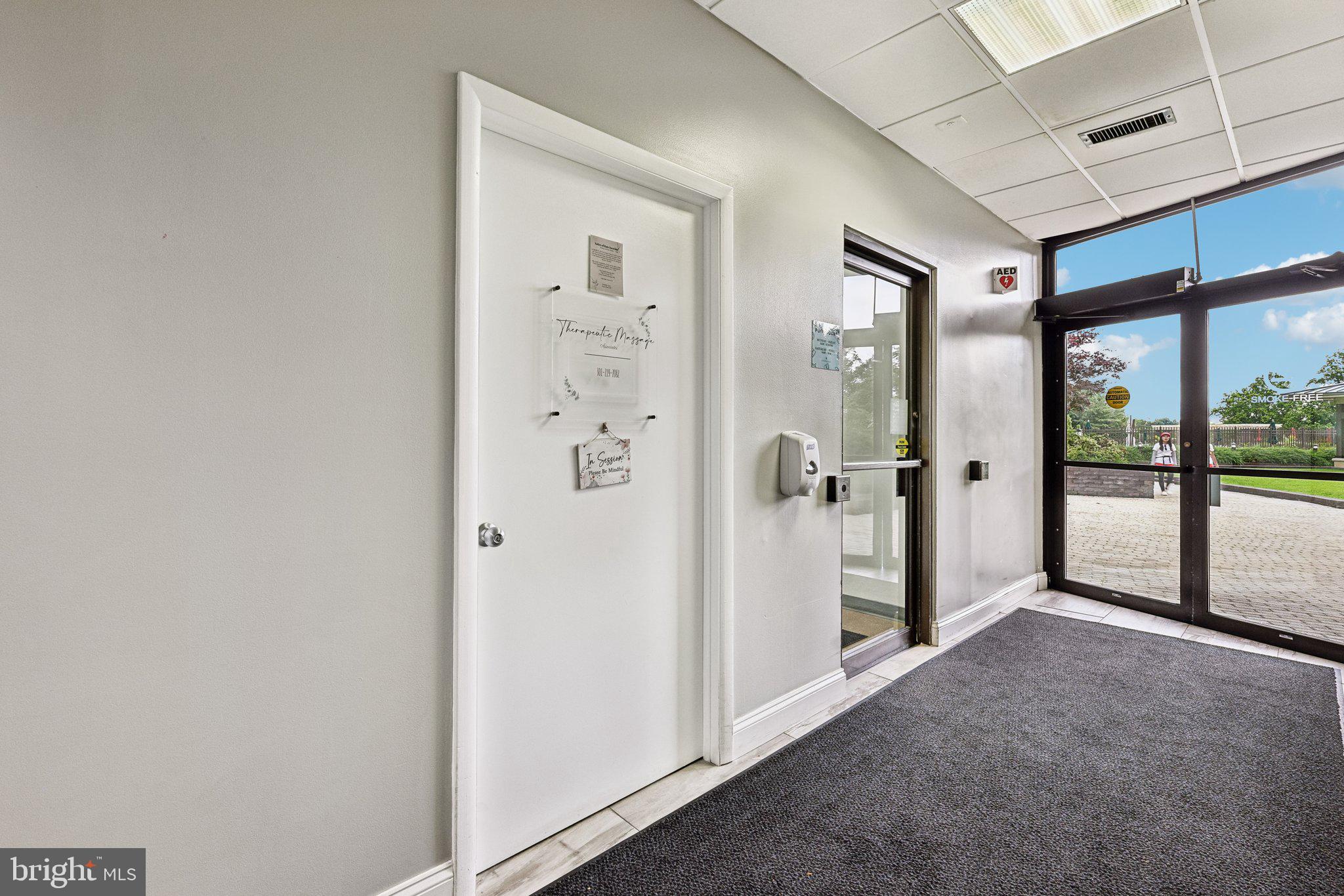 PROMENADE TOWERS - Residential