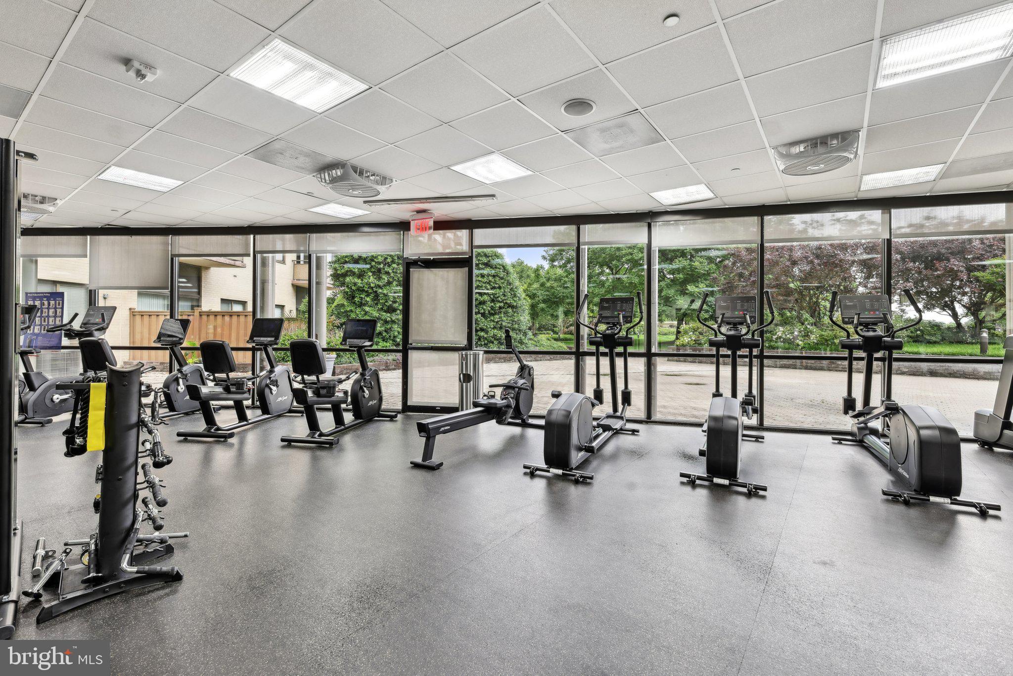 PROMENADE TOWERS - Residential